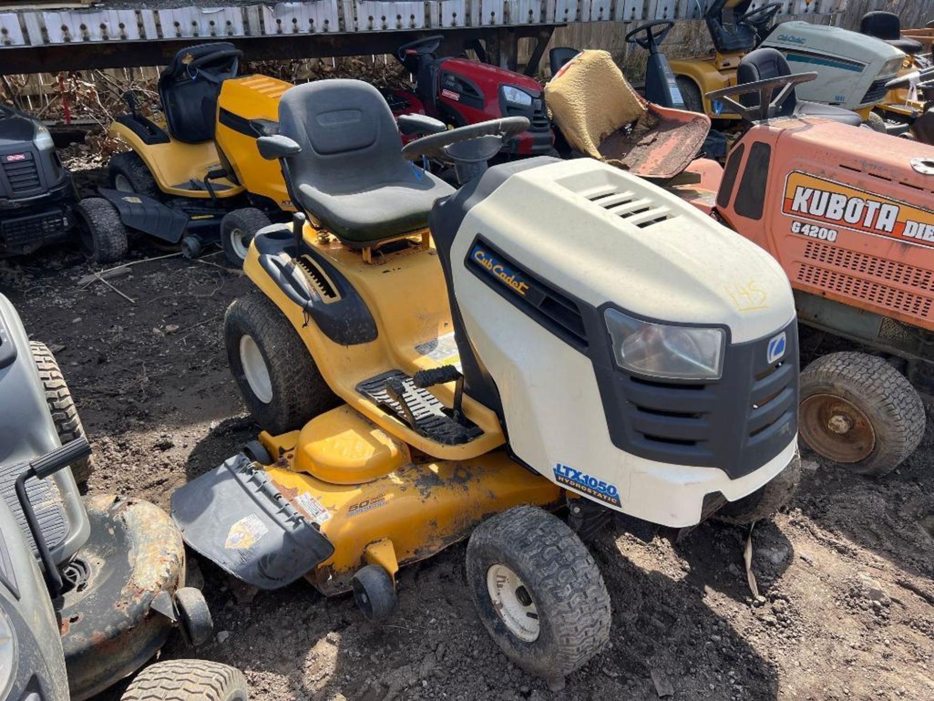 Cub Cadet LTX1050 Riding Lawn-Mower