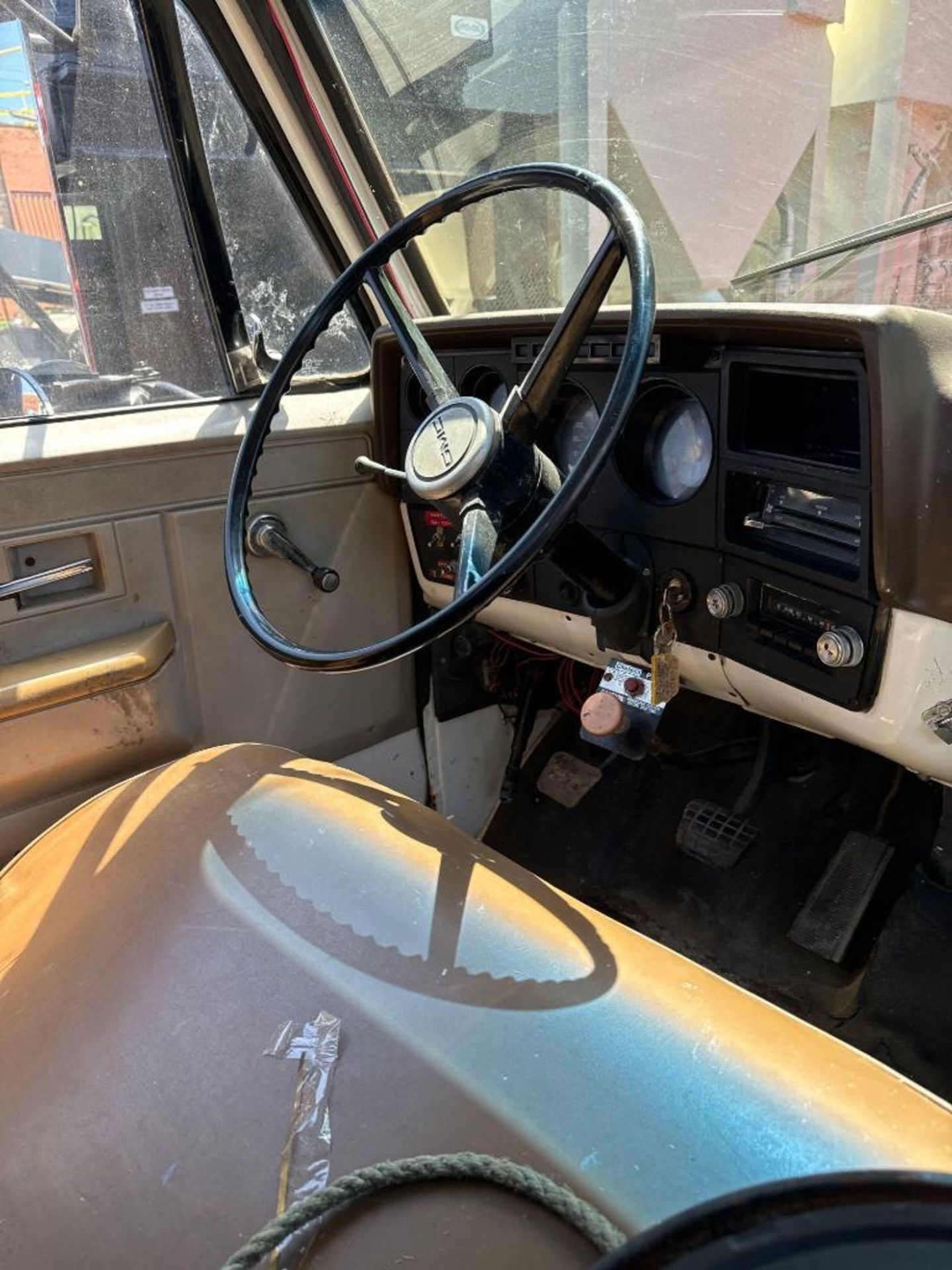 1983 Chevrolet C70 32ft Bucket Truck (located offsite-please read full description) - Image 4 of 11