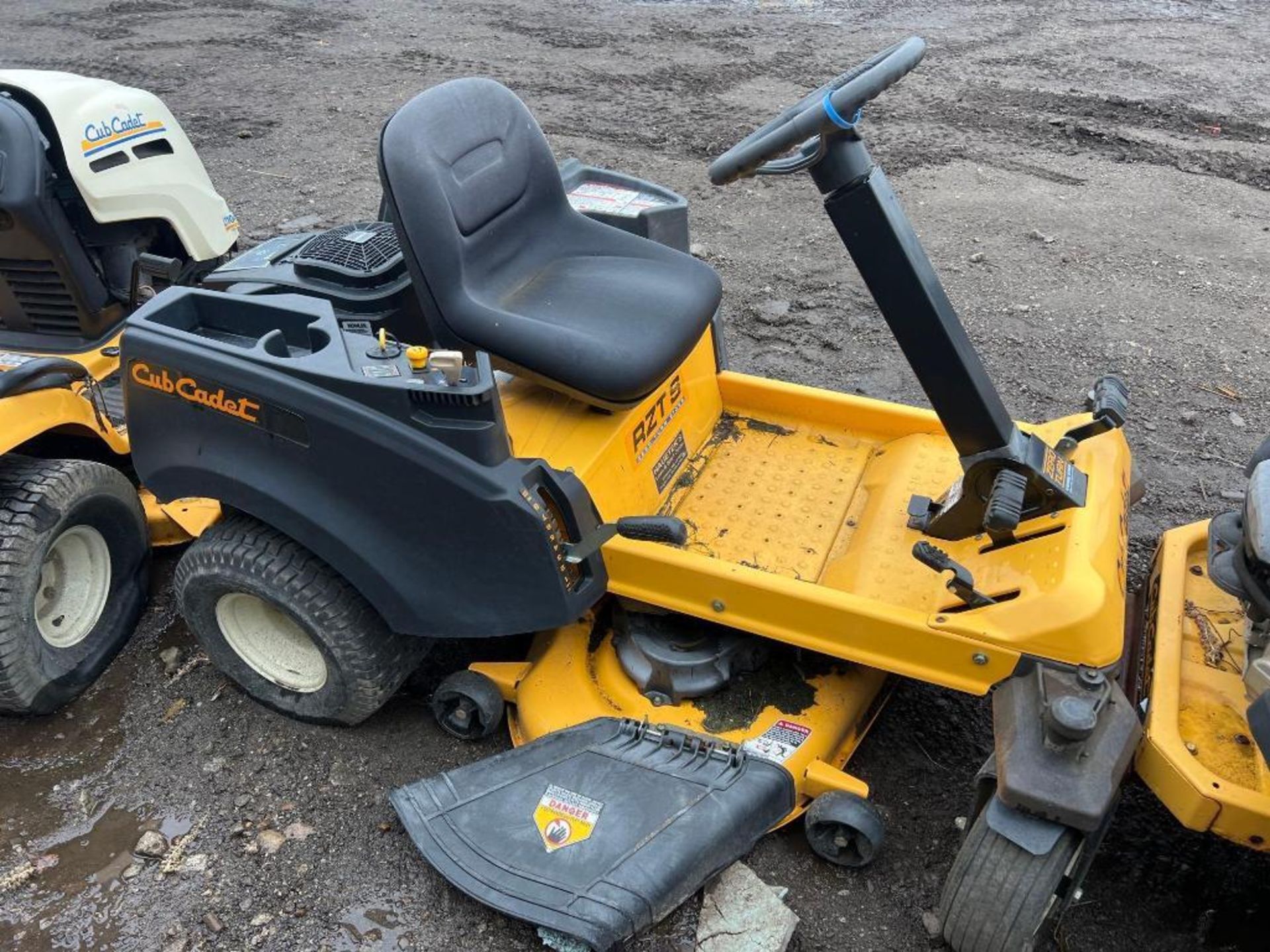 Cub Cadet RZT S Zero-Turn Rider