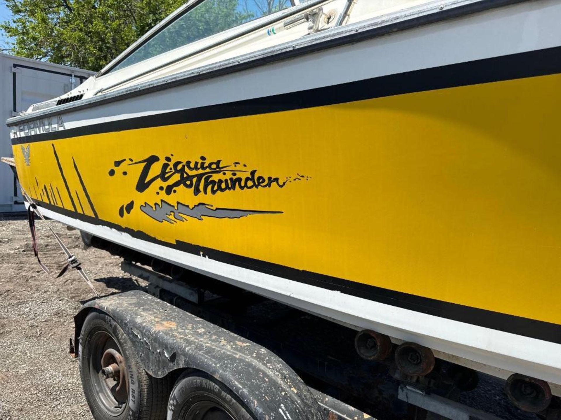 1979 Thunderbird 23ft Formula Liquid Thunder Speed Boat w/ Trailer - Image 4 of 18