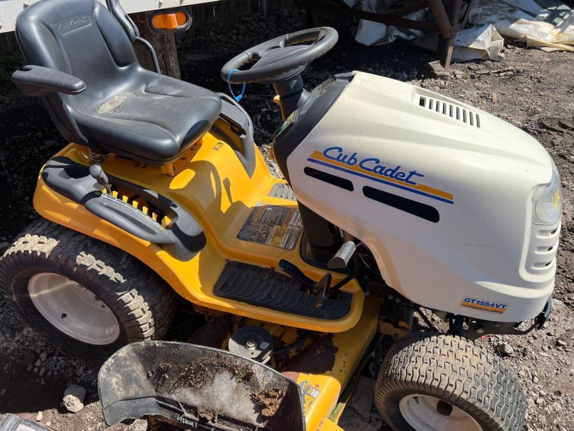 Cub Cadet GT1554VT Riding Lawn-Mower - Image 3 of 5