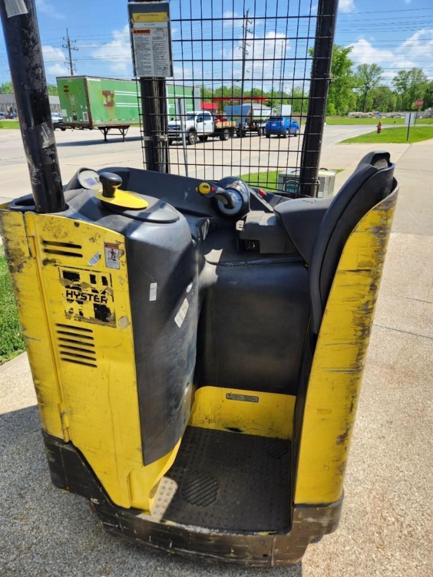 2016 Hyster Model N45 ZR2-16.5 Electric High Reach Warehouse Truck (located off-site, please read - Image 4 of 5
