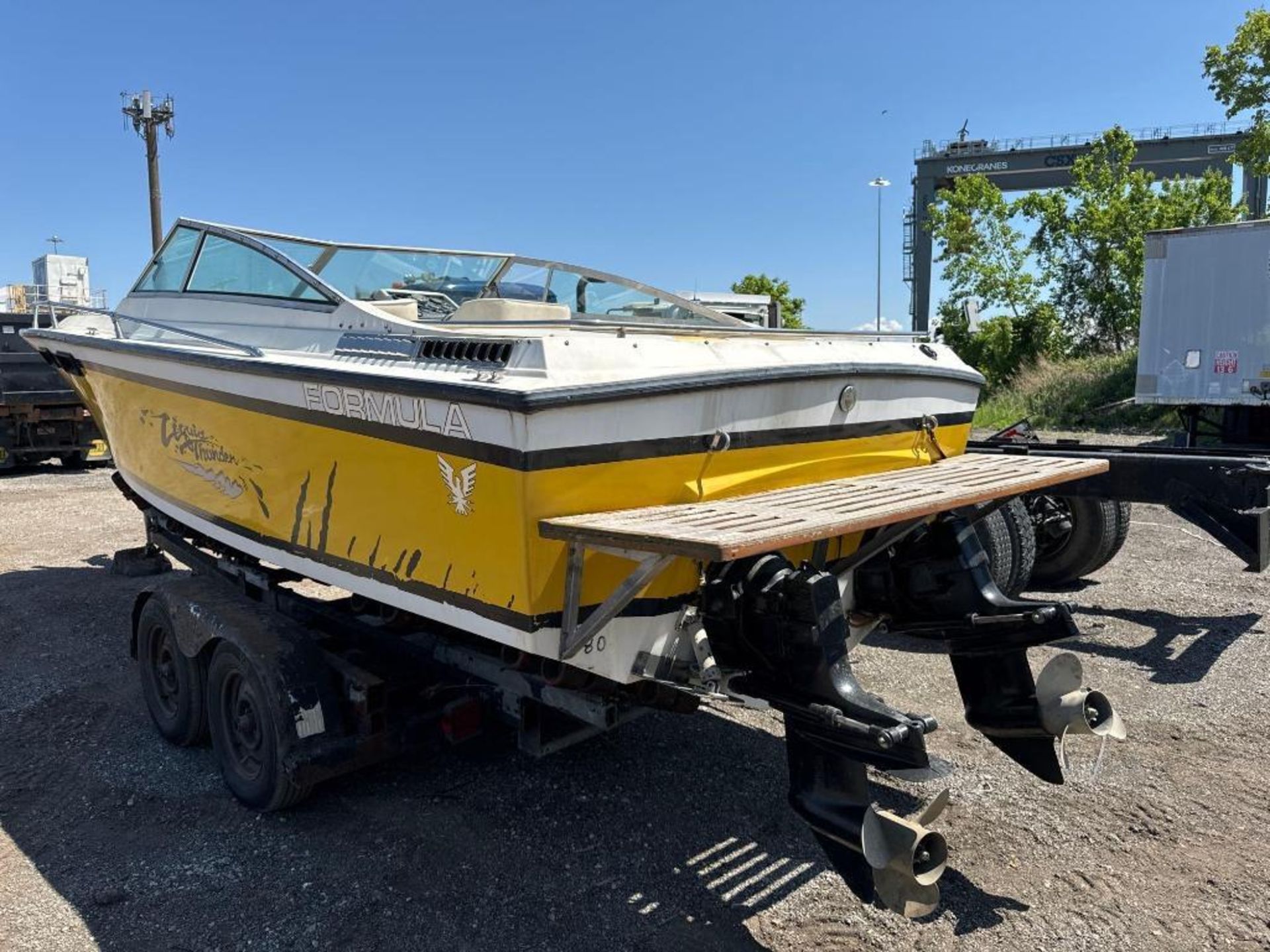 1979 Thunderbird 23ft Formula Liquid Thunder Speed Boat w/ Trailer - Image 9 of 18