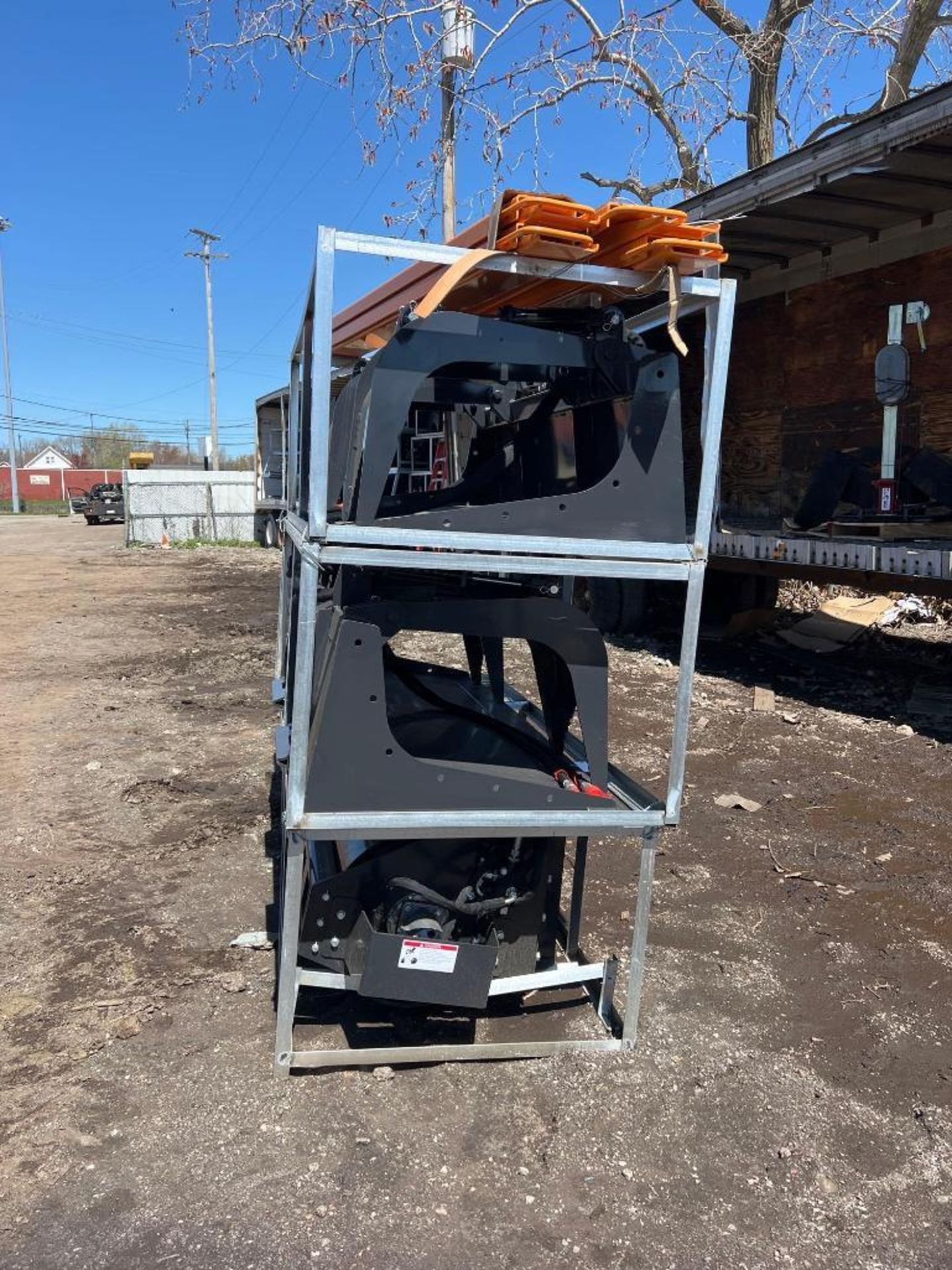 New Wolverine Skid Steer Hydraulic Grapple Bucket - Image 2 of 4