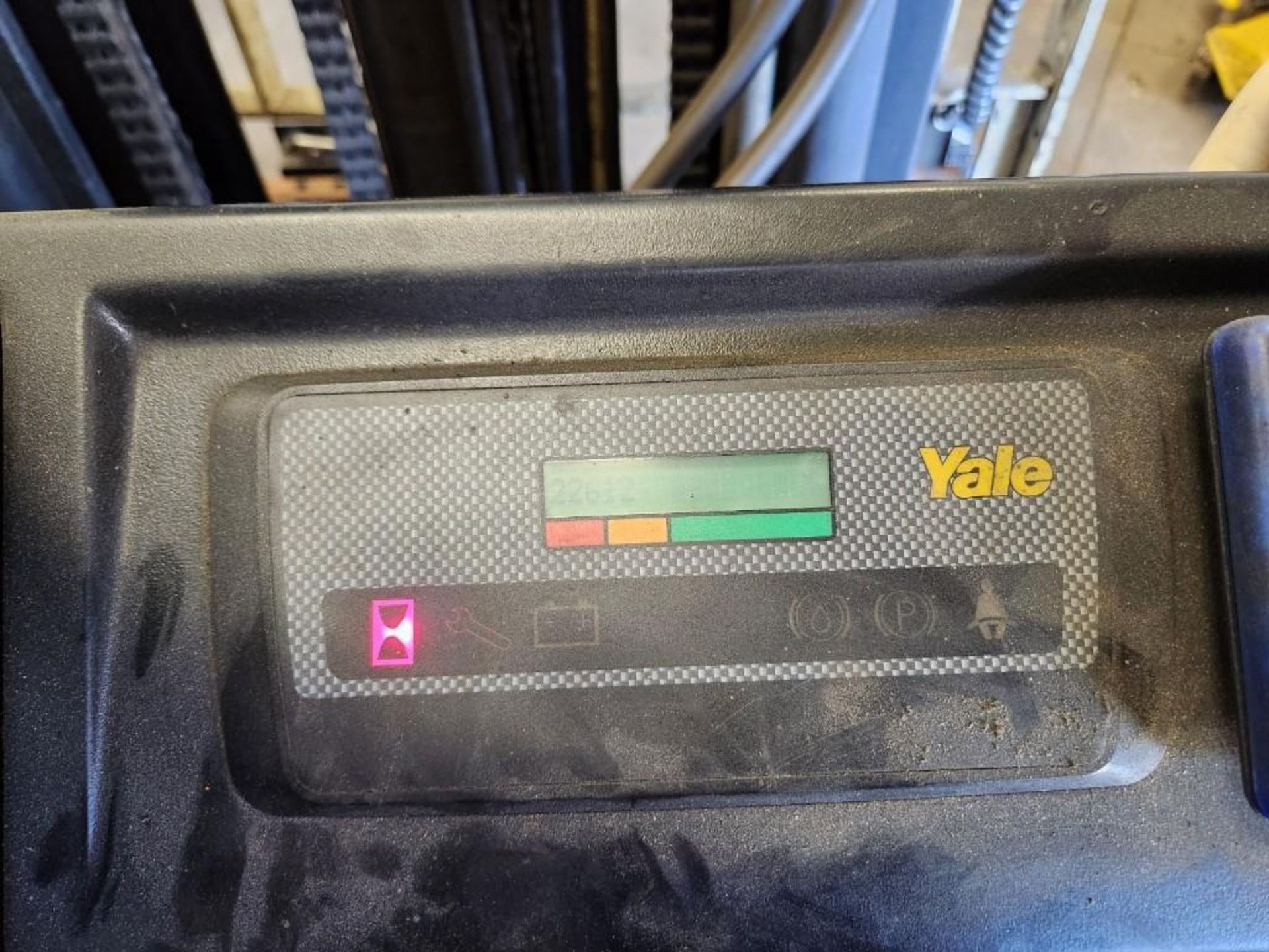 1999 Yale ERC 50 Electric Forklift (located off-site, please read description) - Image 5 of 5