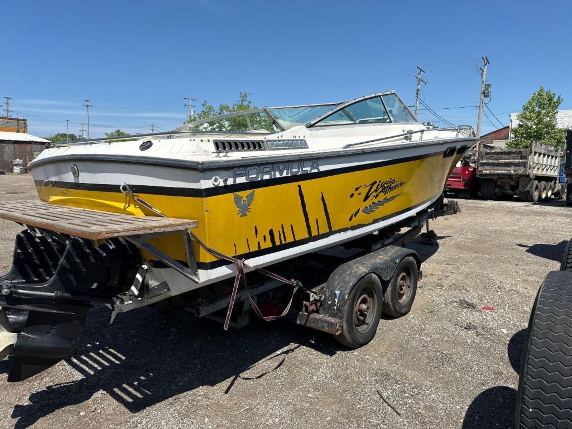 1979 Thunderbird 23ft Formula Liquid Thunder Speed Boat w/ Trailer - Image 5 of 18