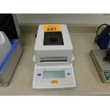 Moisture Analyzer