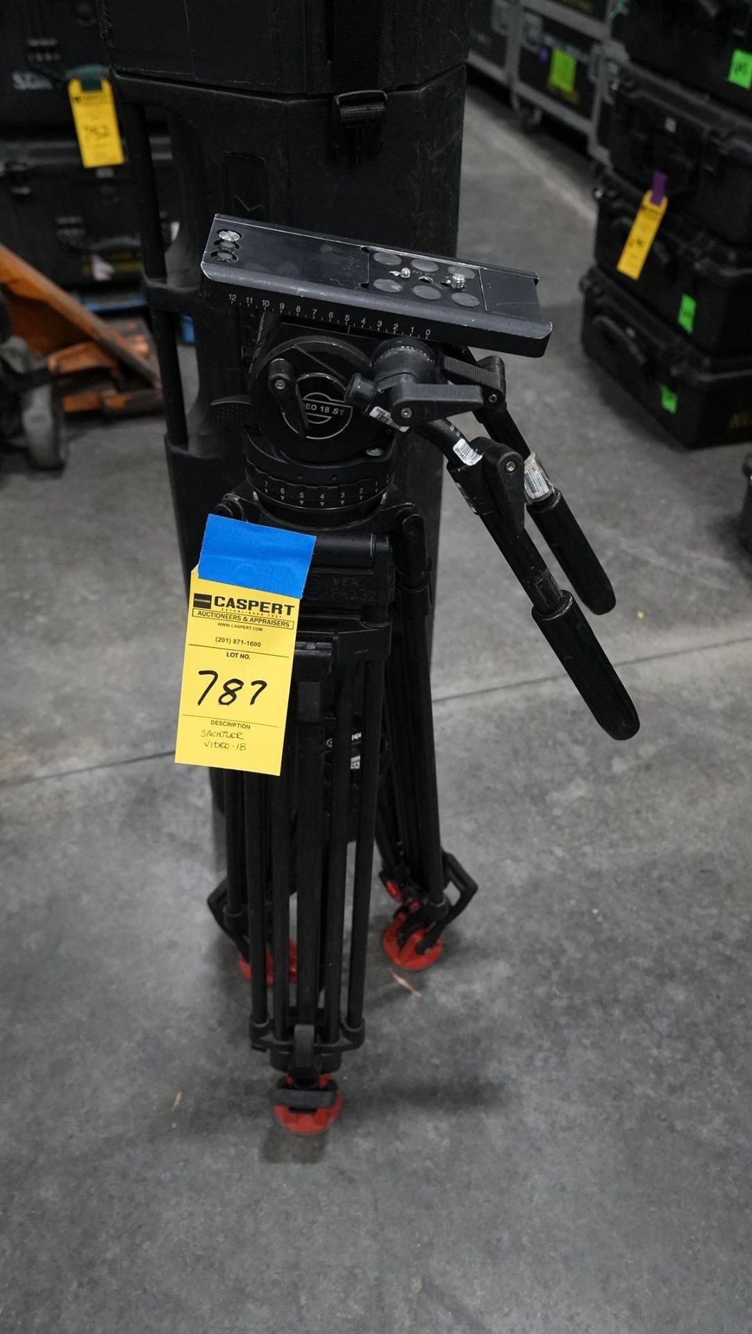 FLUID HEAD SACHTLER VIDEO 18 W/ 100MM LEGS