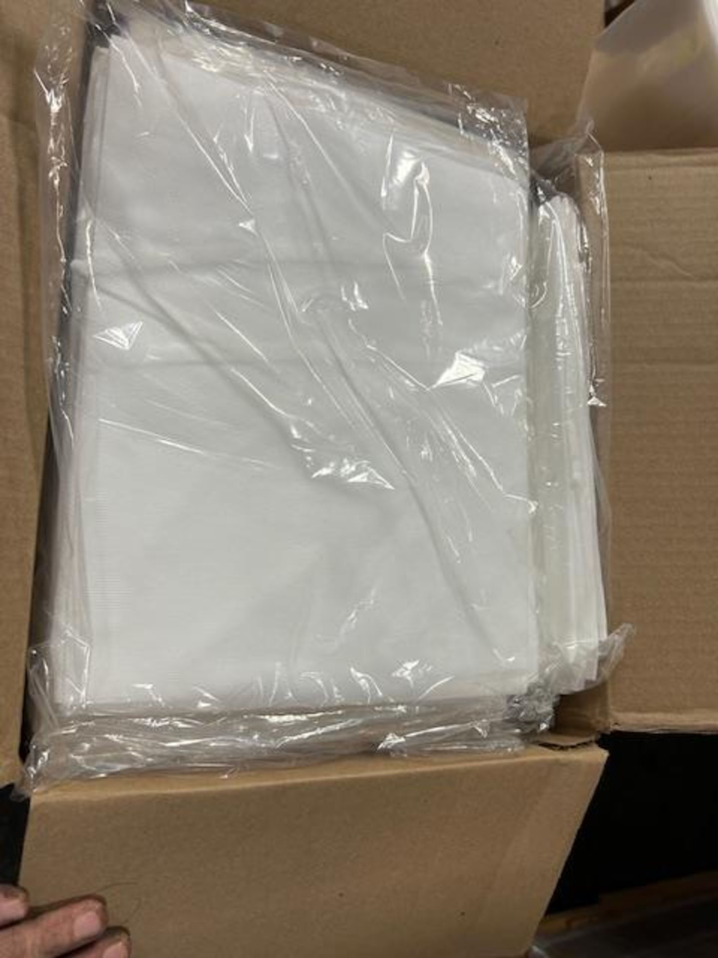 (11) Cases - Cellucap #136W 28 x 36" White Paper Apron (Pack 100)