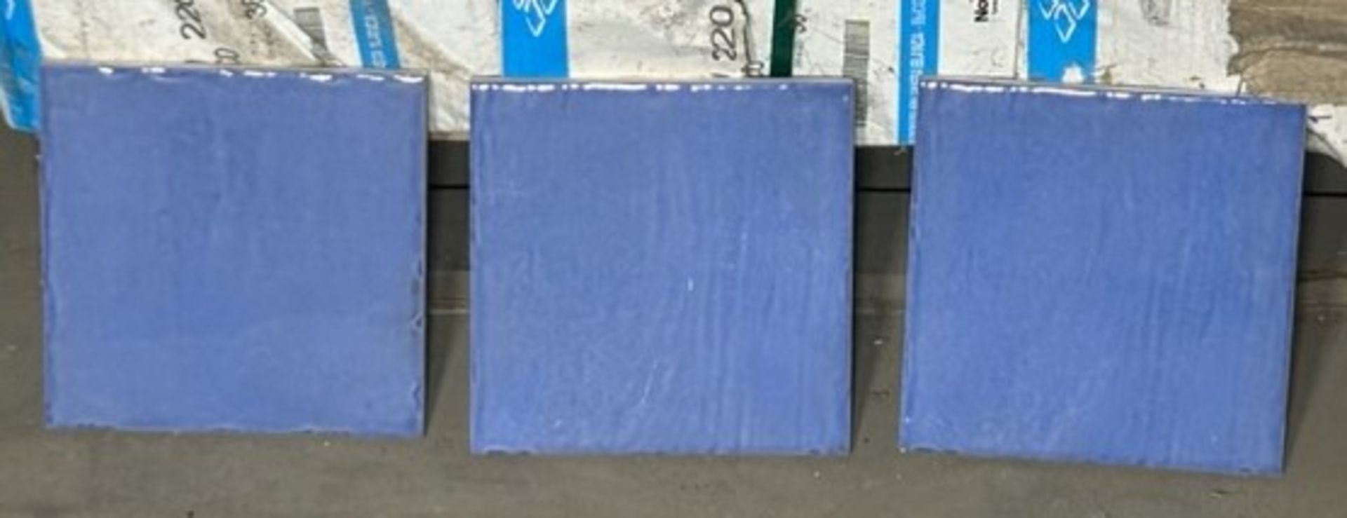 (600) Square Feet, NovaBell Navy Blue, 8" x 8", Wall Tiles - Bild 2 aus 2