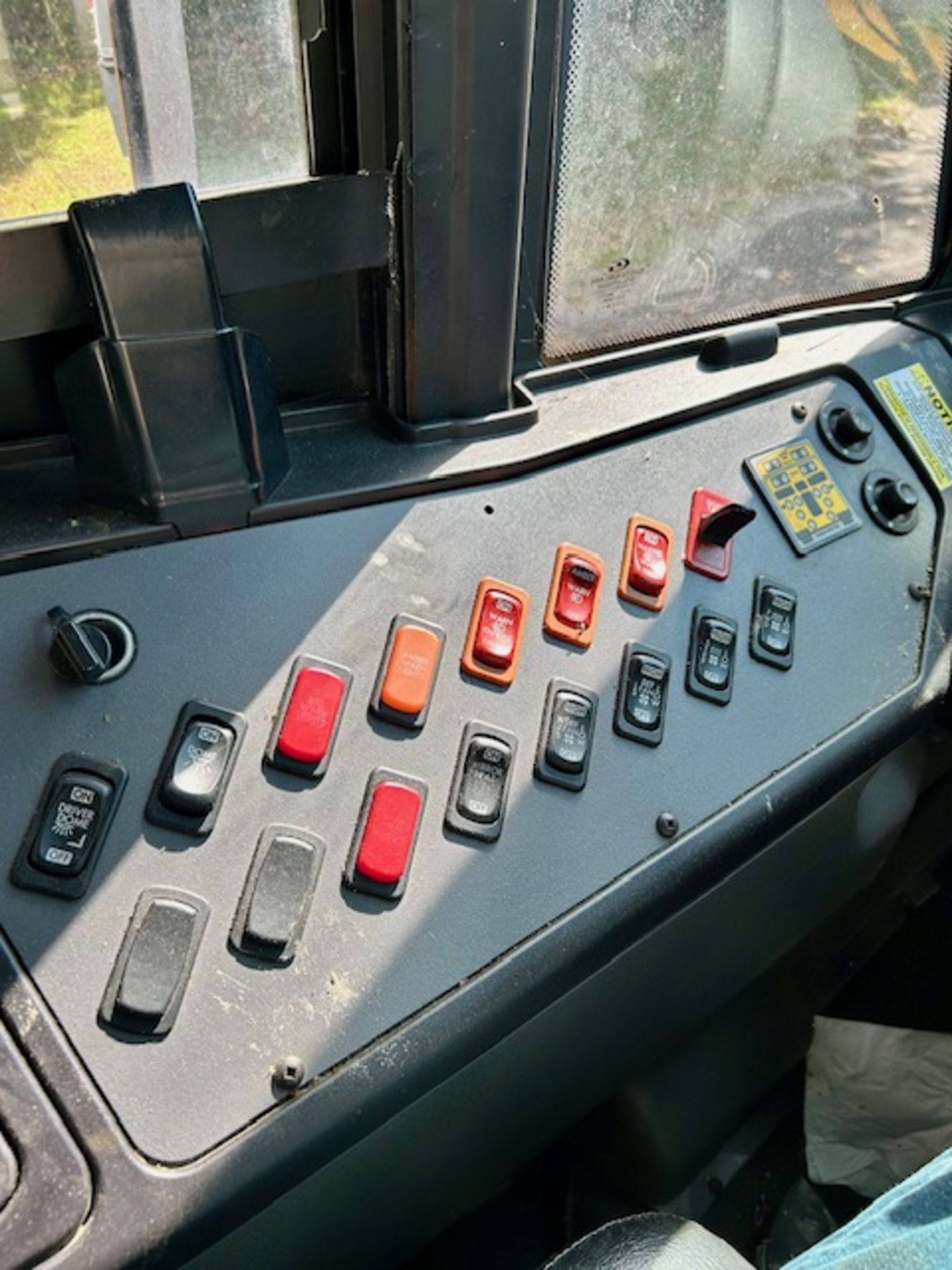 2018 Thomas 54 Seat School Bus - Image 10 of 15