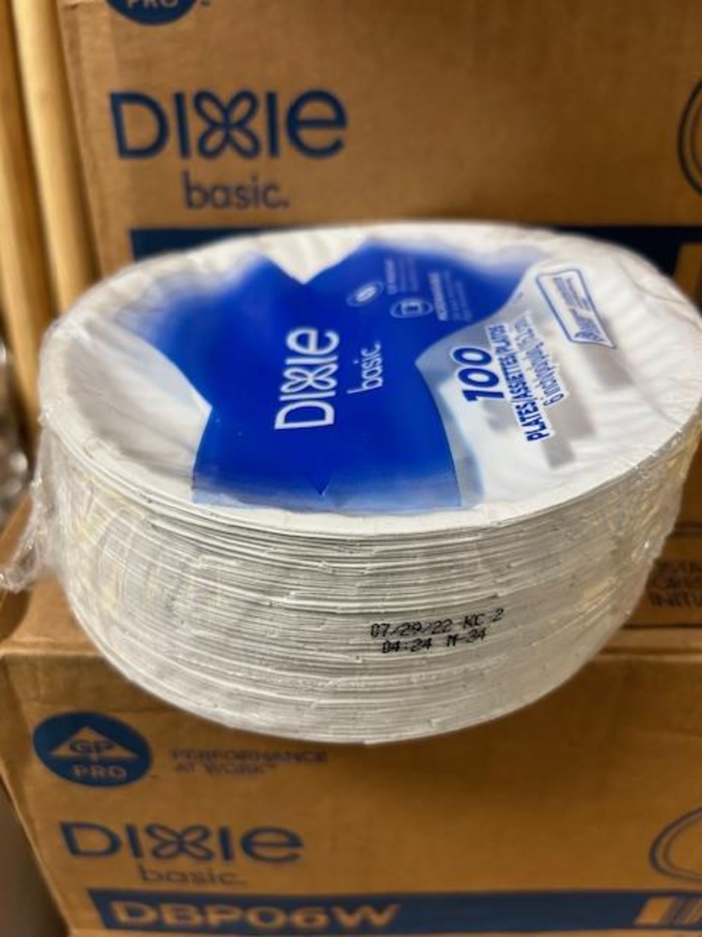 (198) Packs - Dixie DBP06W 6" White Paper Plates (12 Pack/100 Count)