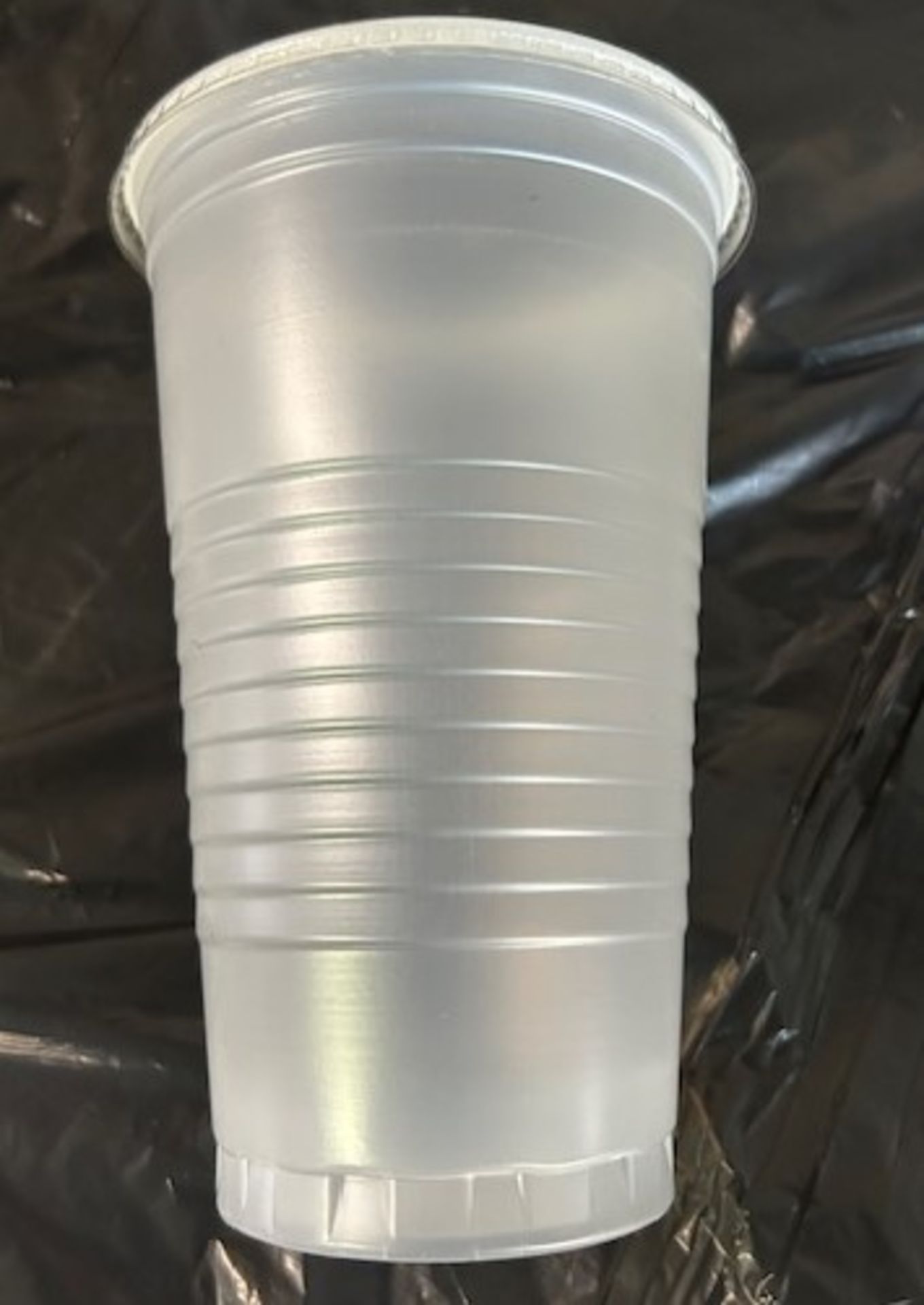 LOT - Dart 24TN 24 Oz. Plastic Cup with Lids (2000 Sets) - Image 2 of 4