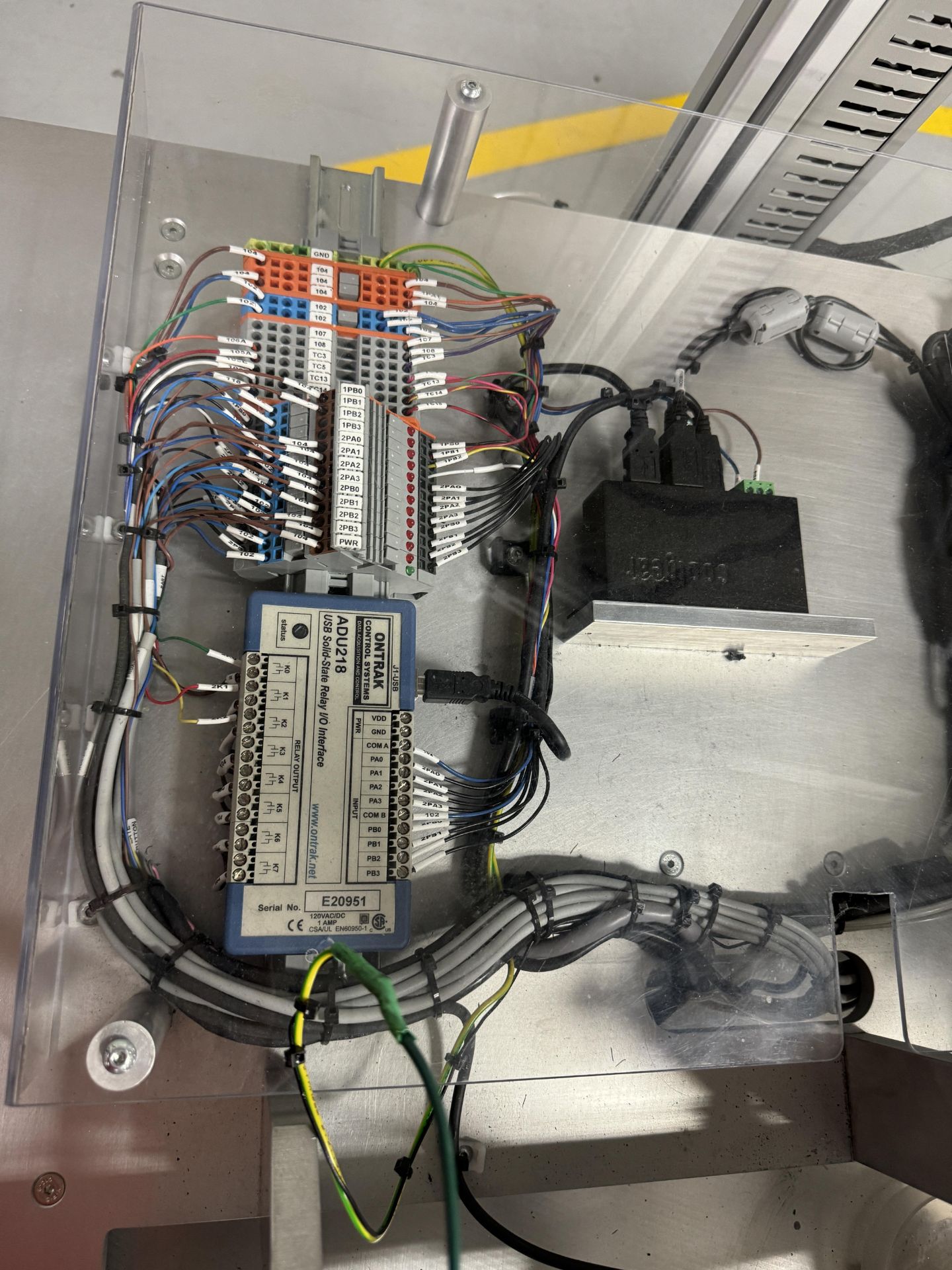 ASSEMBLY STATION INCLUDING: KEYSIGHT N6700C POWER SYSTEM; EATON 5P 1500 UPS; KEYENCE SR-710 CODE - Image 4 of 8