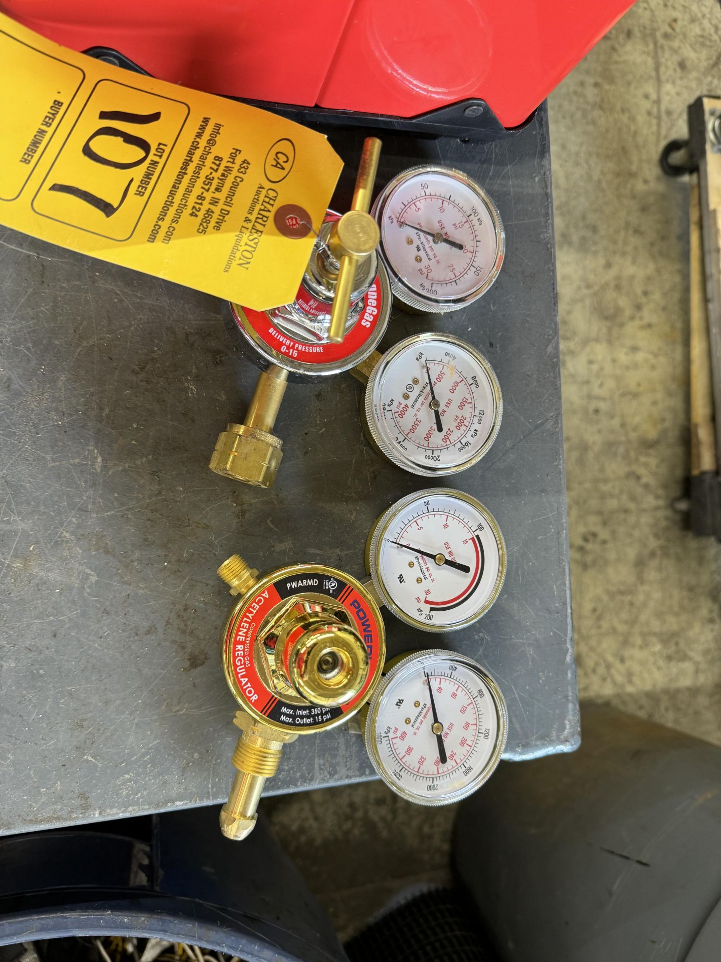 MAGNIGAS HZ REGULATOR AND POWERWELD ACETYLENE REGULATOR