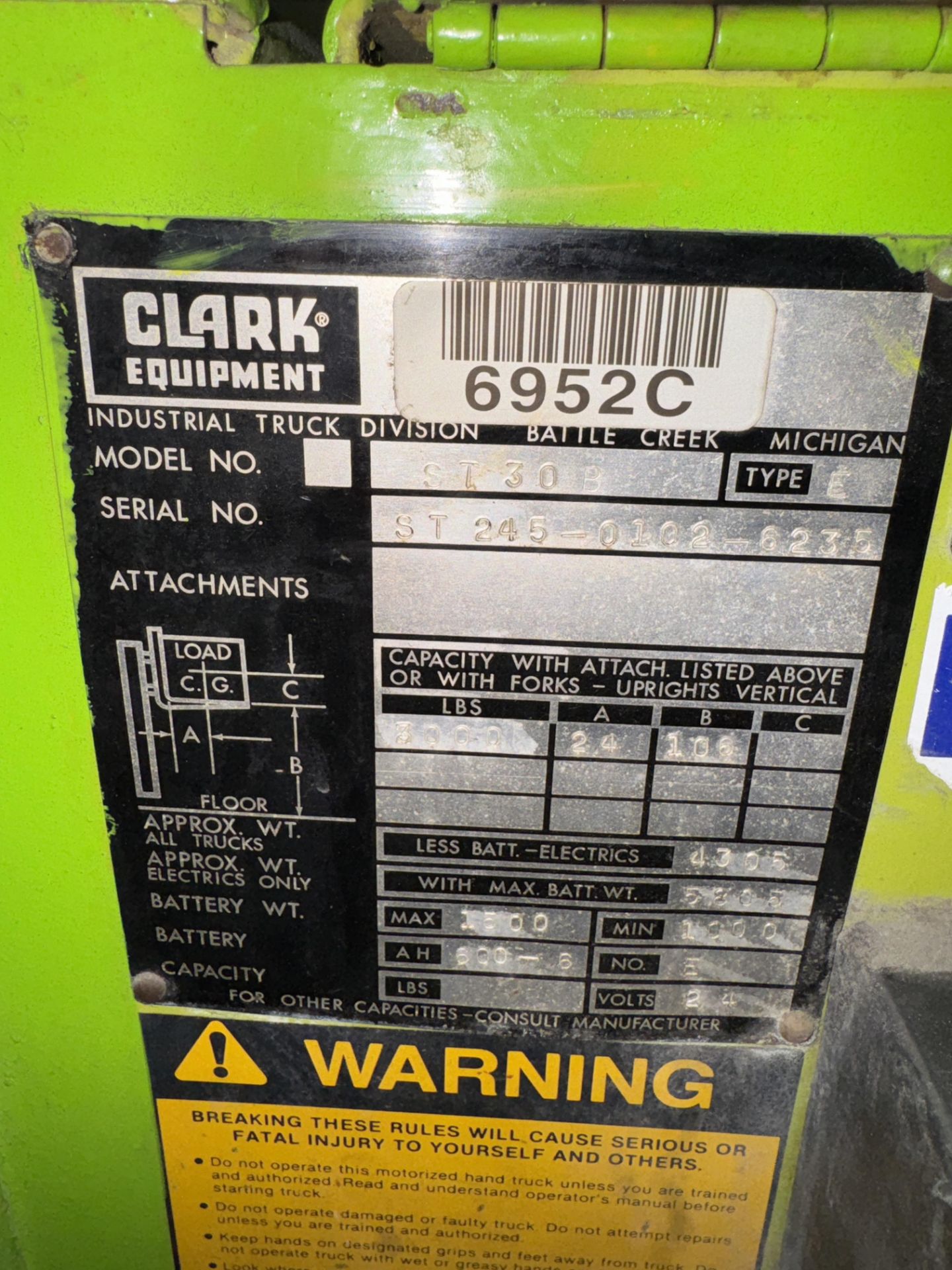CLARK ST30R WALK BEHIND REACH TRUCK 3000 LB CAPACITY; SERIAL # ST245-0102-6235 - Image 4 of 4
