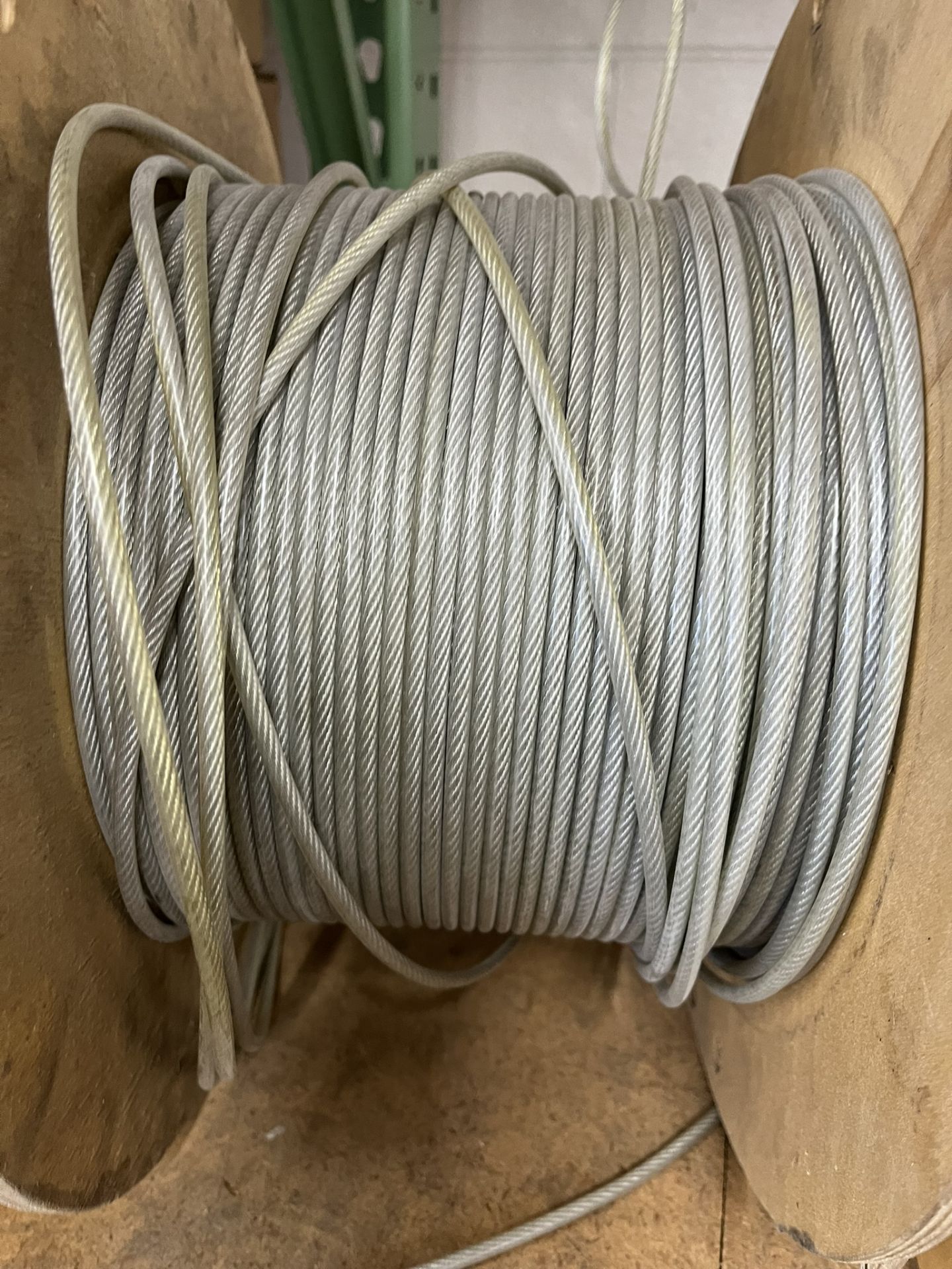 WIRE ROPE COIL; BOX OF MAGNETS AND MISC - Image 4 of 4