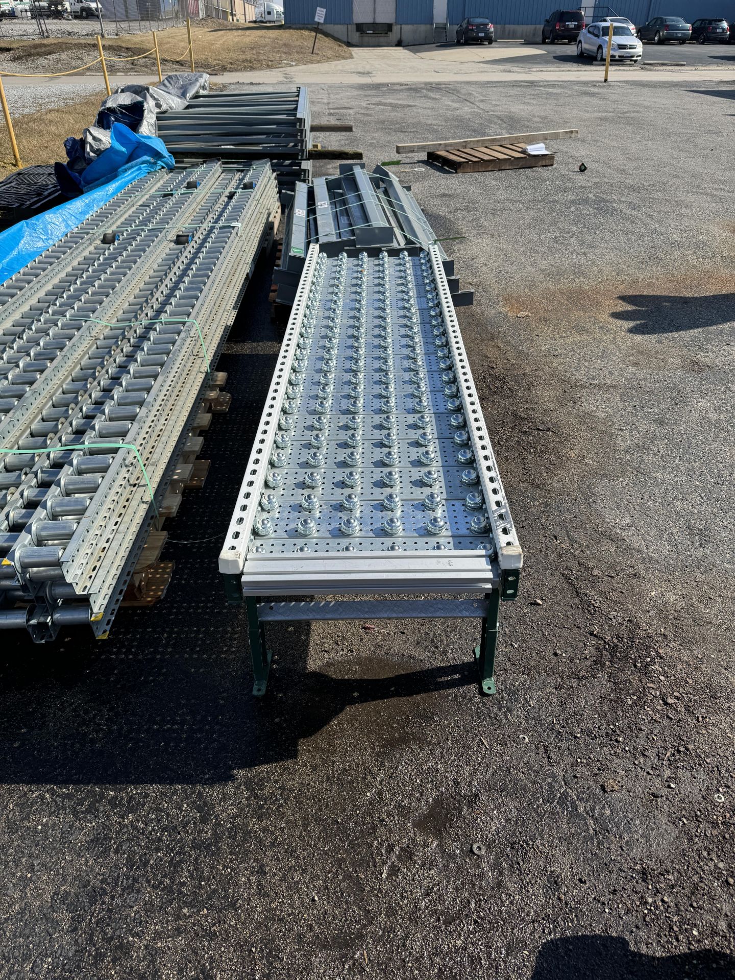 8' BALL TRANSFER CONVEYOR: 21.5' WIDTH; 21' HEIGHT