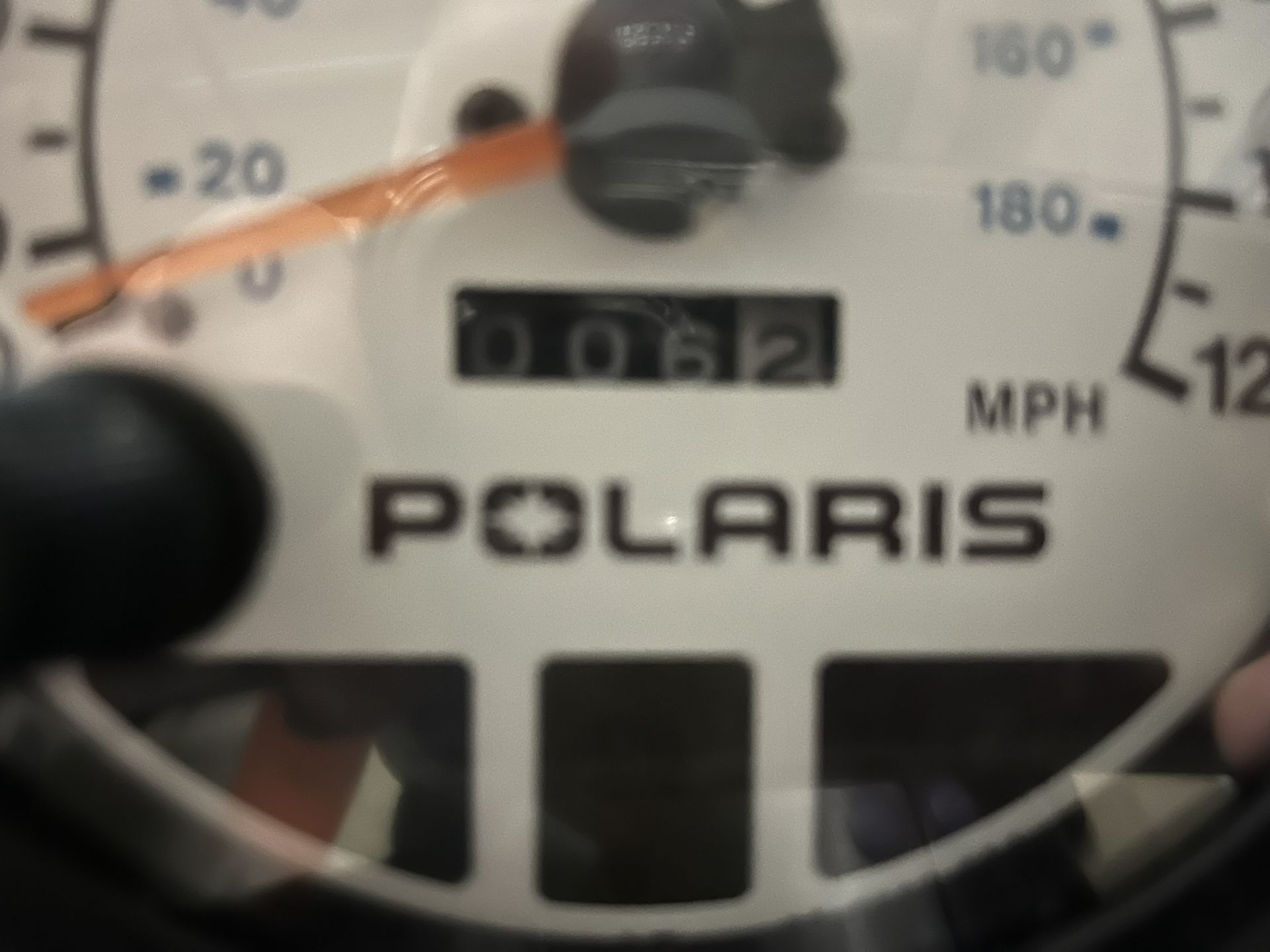 2000 POLARIS XC500 SNOWMOBILE MODEL # S01NP5CSR - Image 4 of 4
