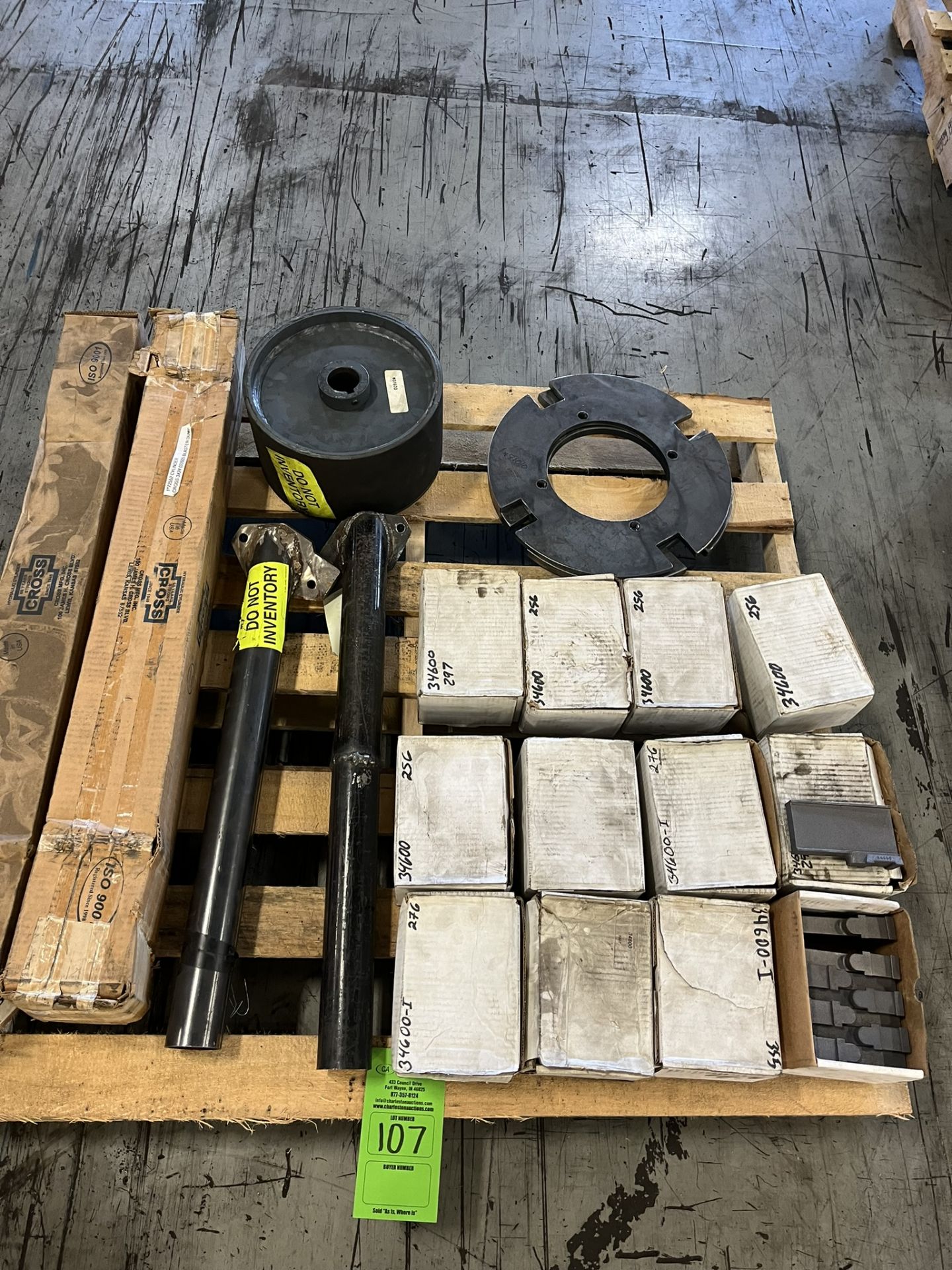PALLET WITH BLASTER COMPONENTS INCLUDING (2) CROSS 3X24 022935 CYLINDERS