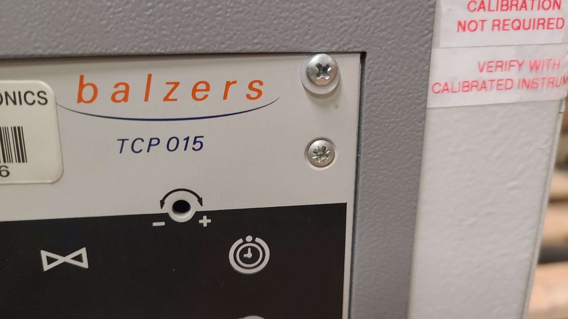 BALZERS PFEIFFER TCP015 TURBO MOLECULAR PUMP CONTROLLER MODEL # TSH064D SERIAL # 12303823 - Image 3 of 5