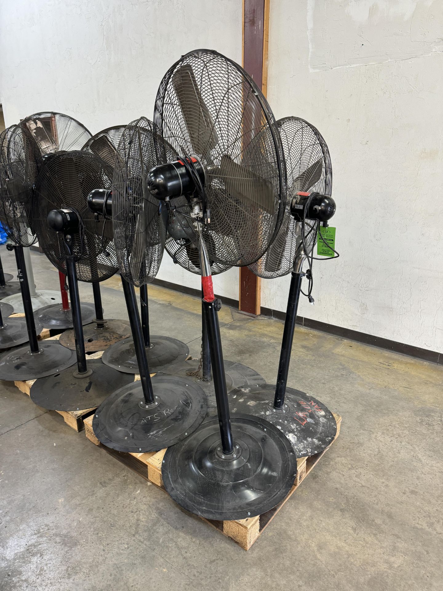 (4) PROFITTER PEDESTAL FANS - Bild 2 aus 2