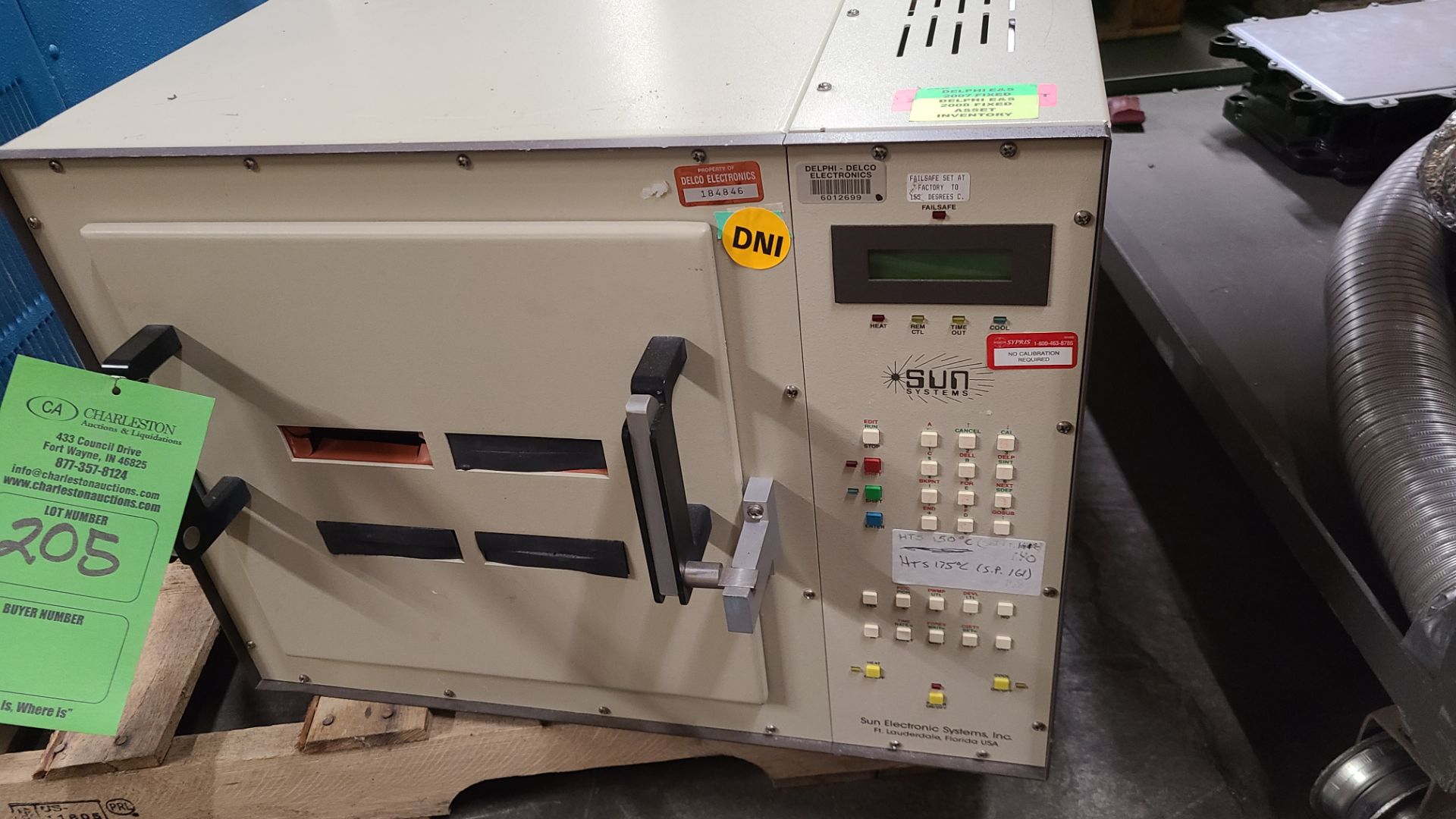 SUN SYSTEMS TEMPERATURE TEST CHAMBER MODEL # EC10 SERIAL # AA0275