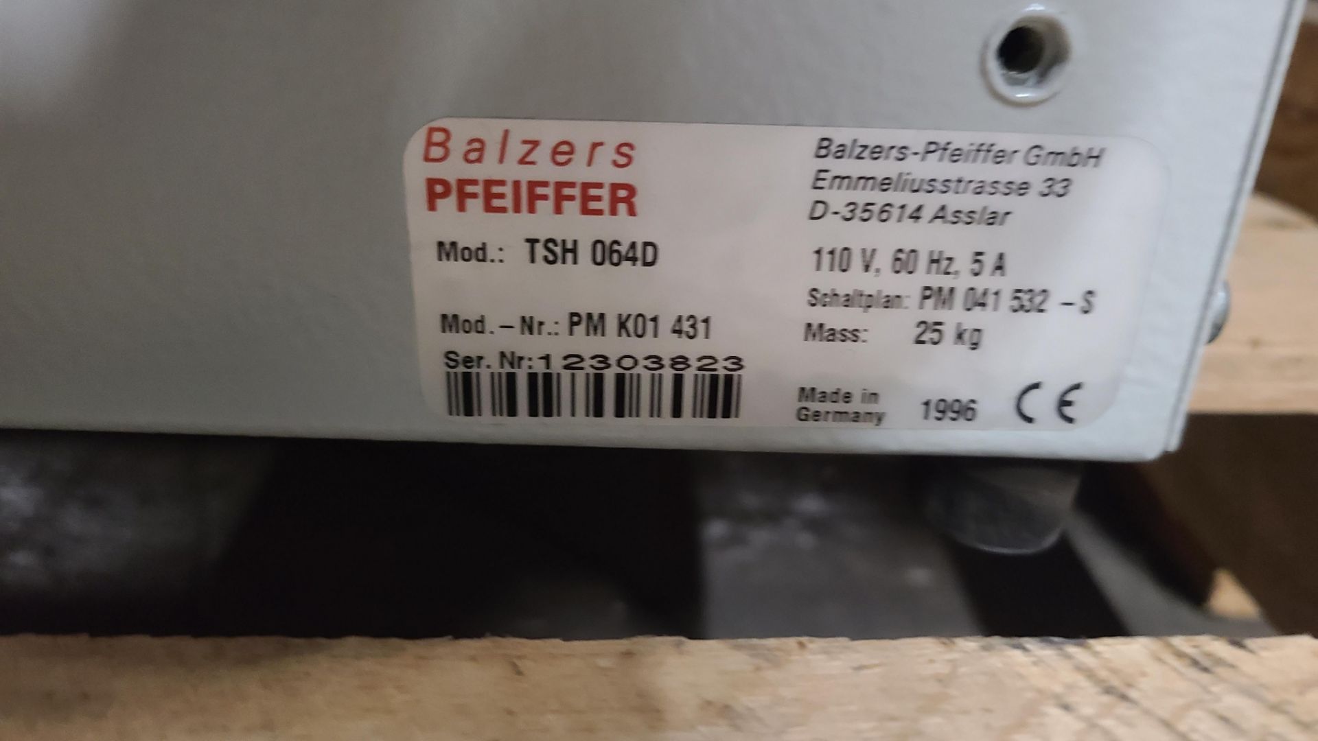 BALZERS PFEIFFER TCP015 TURBO MOLECULAR PUMP CONTROLLER MODEL # TSH064D SERIAL # 12303823 - Image 4 of 5