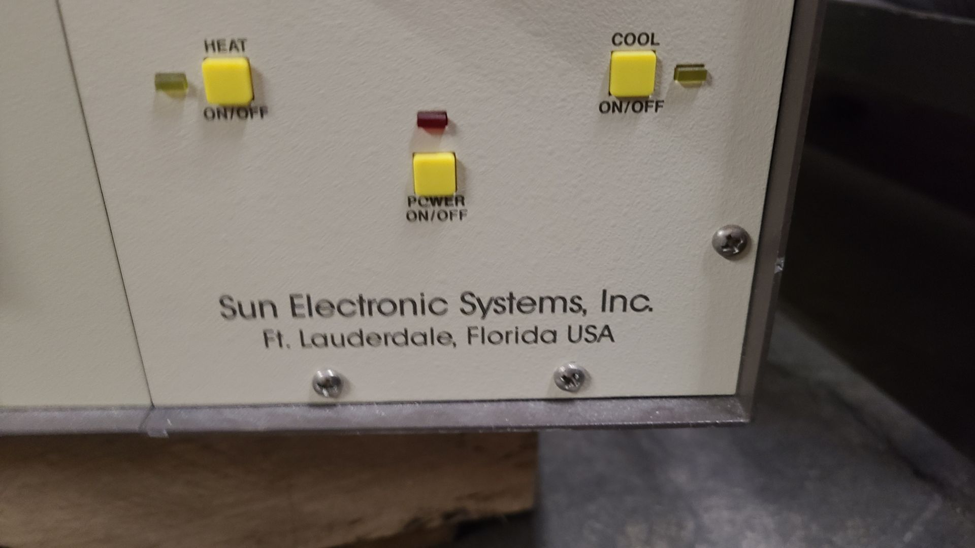 SUN SYSTEMS TEMPERATURE TEST CHAMBER MODEL # EC10 SERIAL # AA0275 - Image 3 of 6