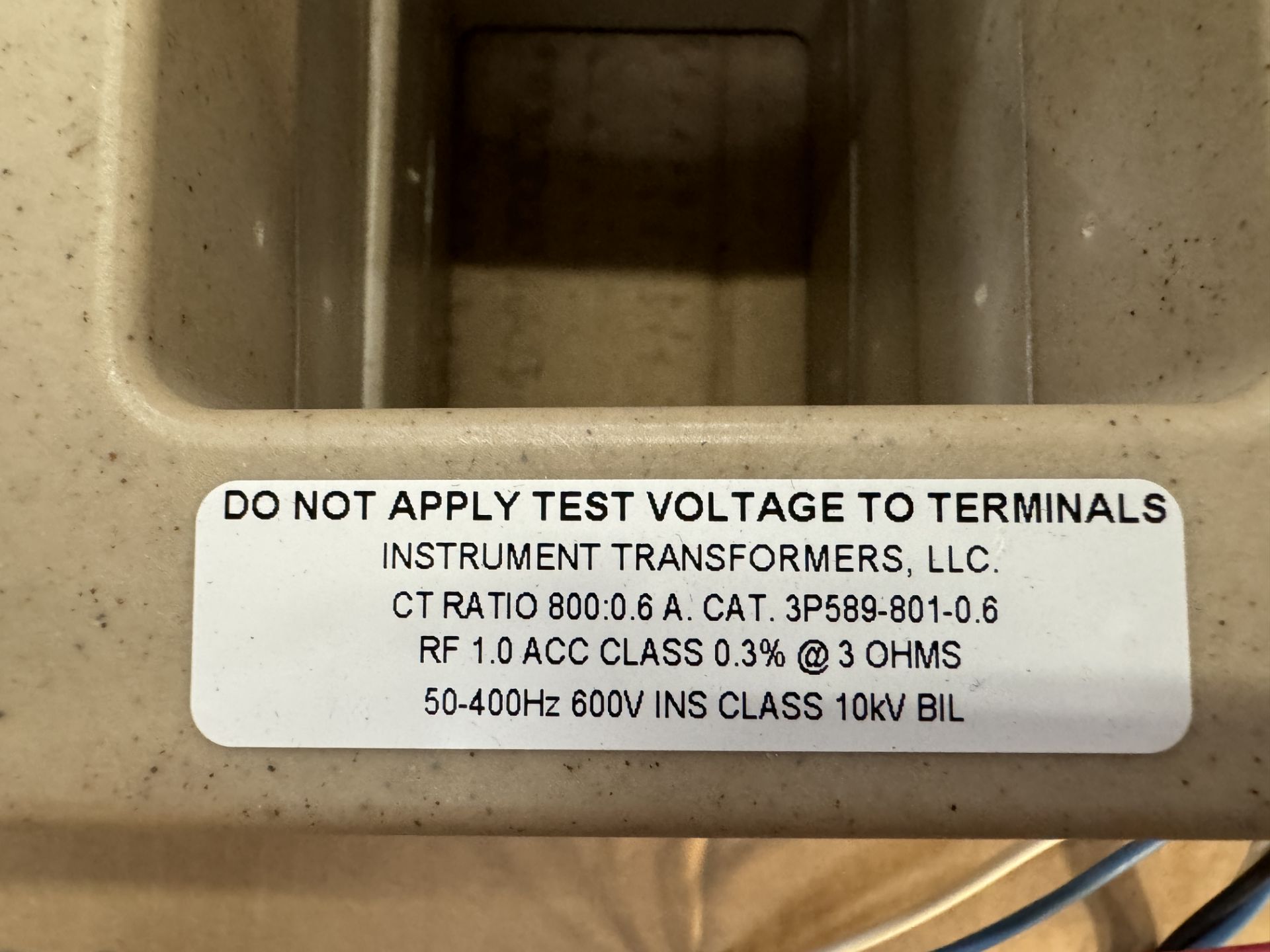 (2) INSTRUMENT TRANSFORMERS HIGH VOLTAGE CURRENT TRANSFORMER CAT# 3P589-801-0.6; CT RATIO - 800:0. - Image 3 of 3