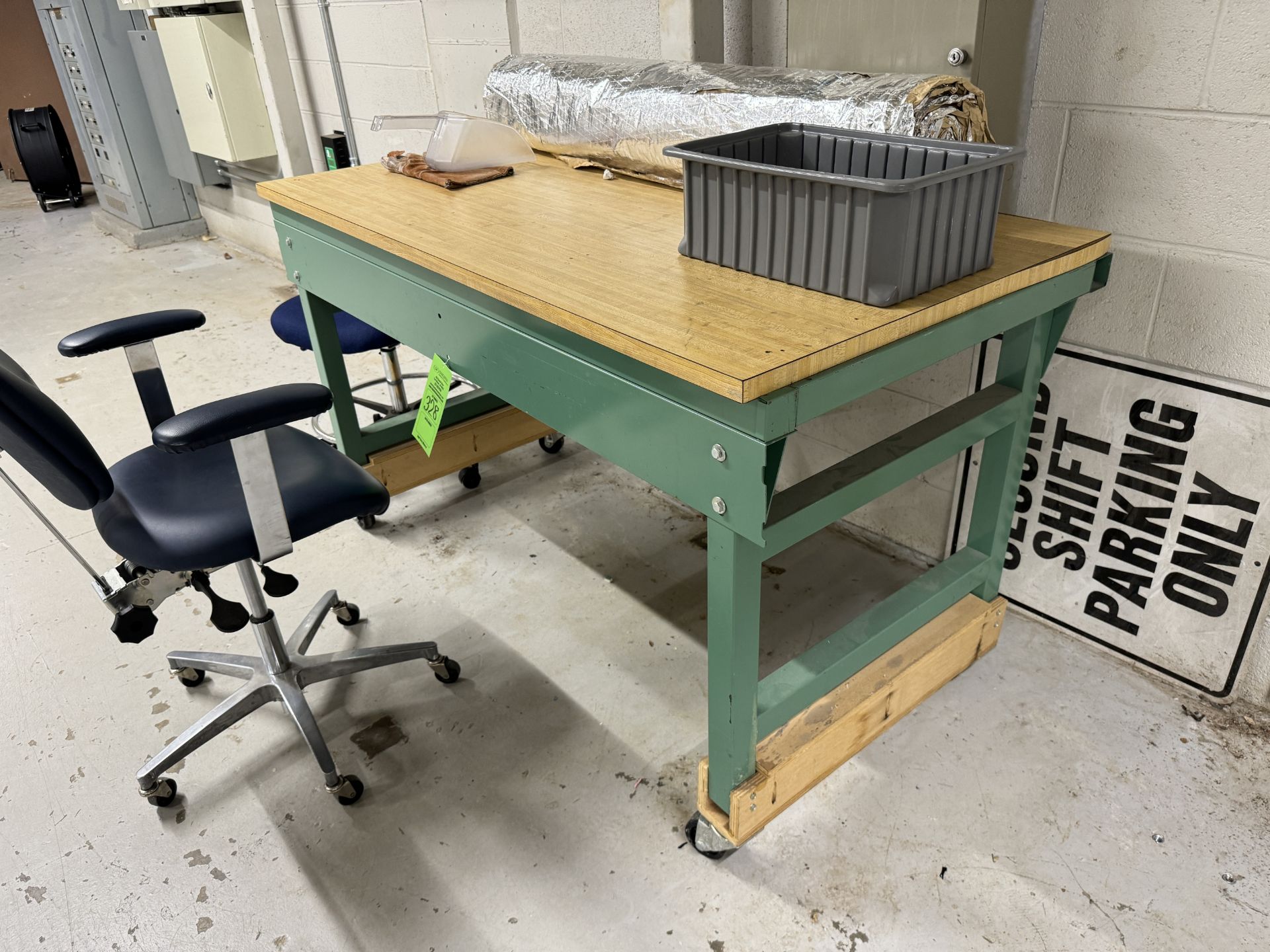 MOBILE WORK TABLE (ZONE 5)