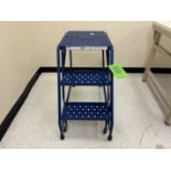 MOBILE STEPPING STOOL (ZONE A)