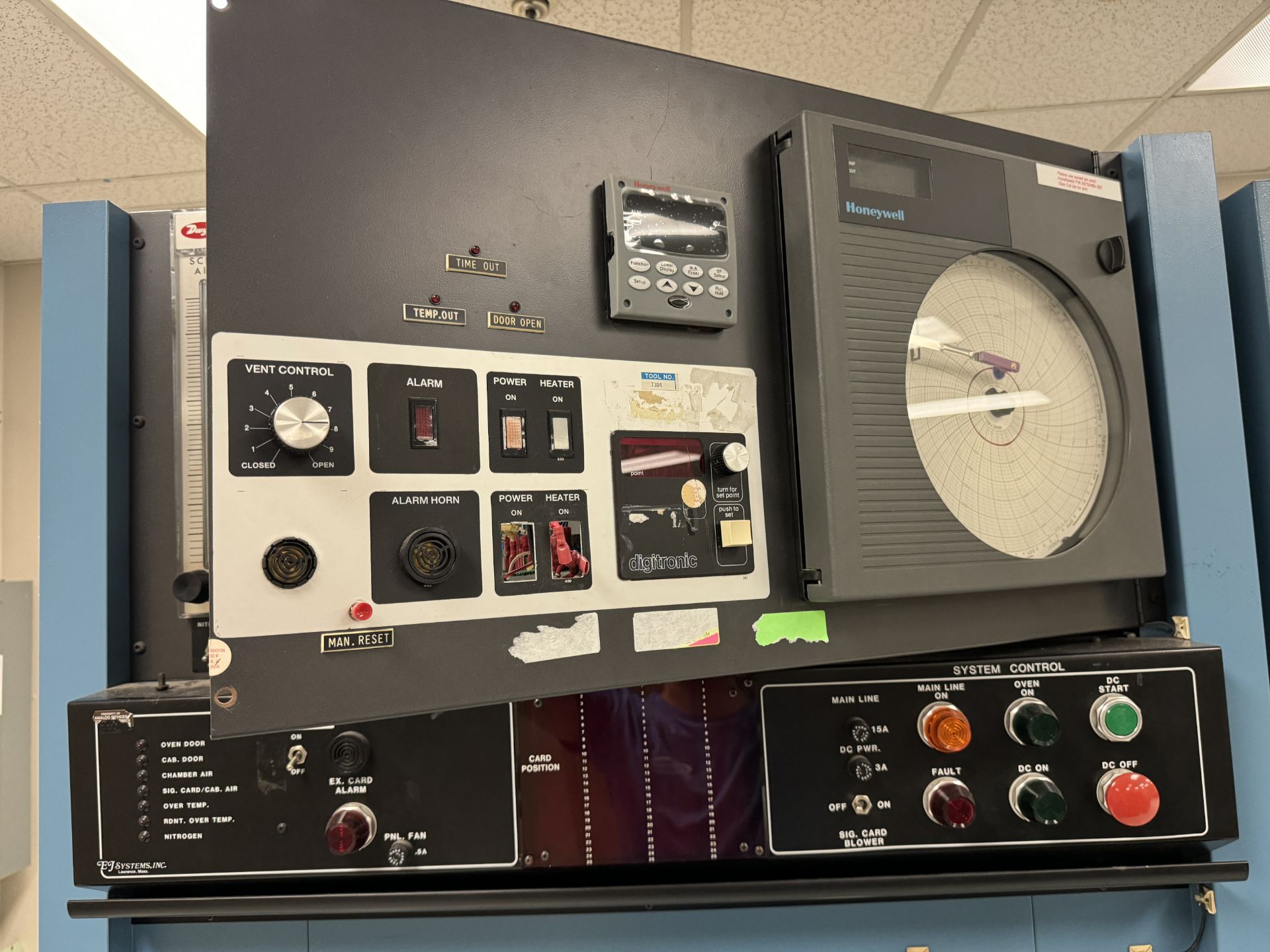 DISPATCH BURN-IN CABINET OVEN WITH EJ SYSTEMS TEST CONTROL INCLUDING ELECTRONIC MEASUREMENTS PCR - Image 3 of 7