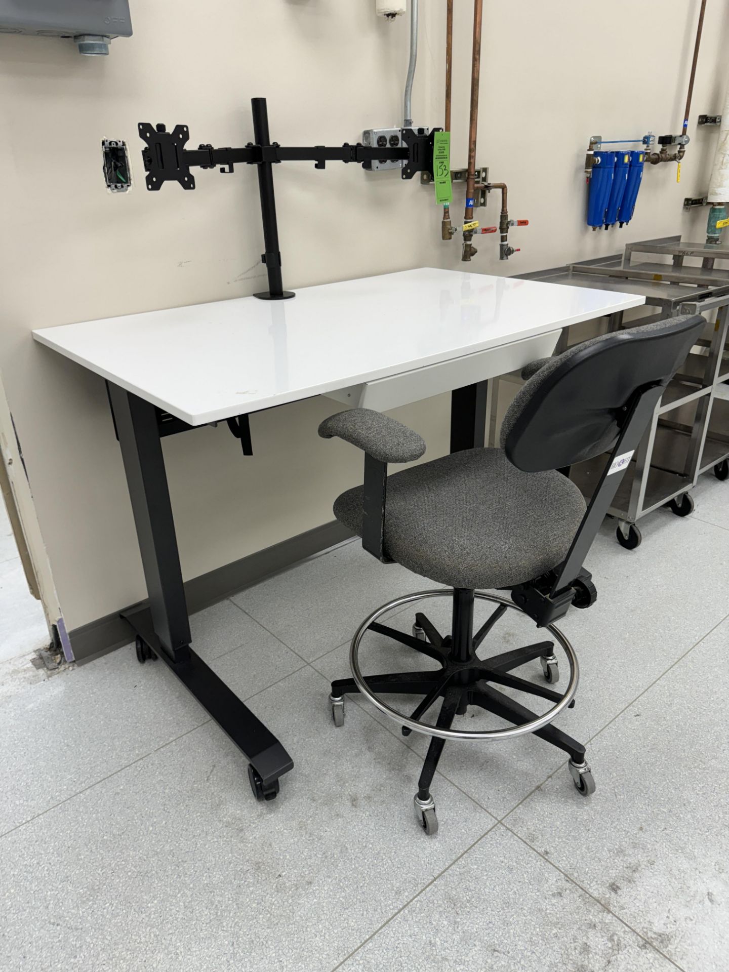 MOBILE WORK STATION WITH (2) MINOR MOUNTS (ZONE 3) - Image 2 of 2