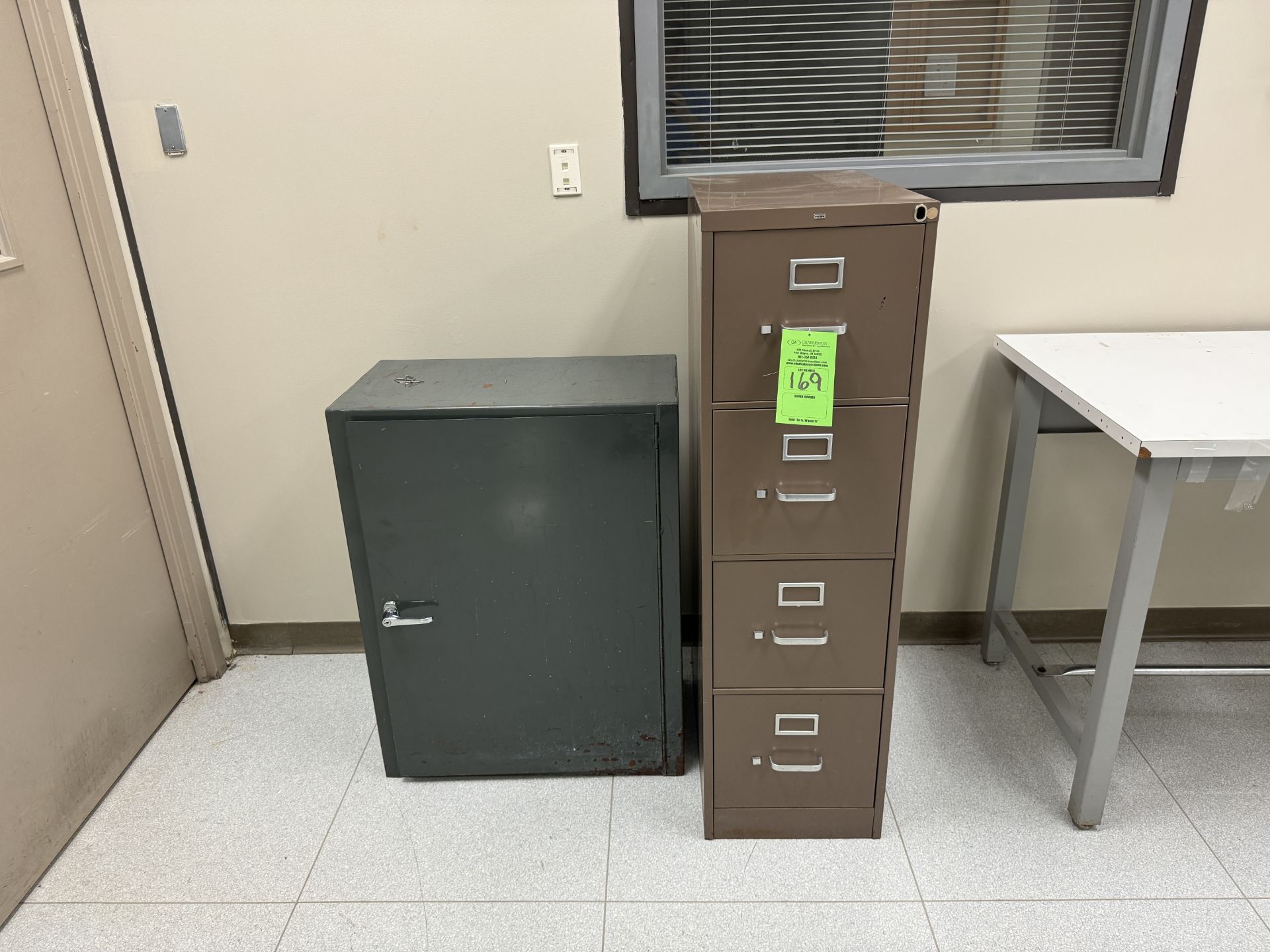 FILING CABINET AND STORAGE CABINET (ZONE 3)