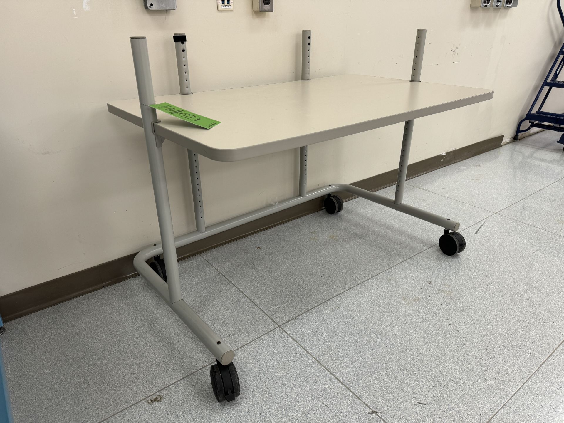 MOBILE TABLE (ZONE 3) - Image 2 of 2