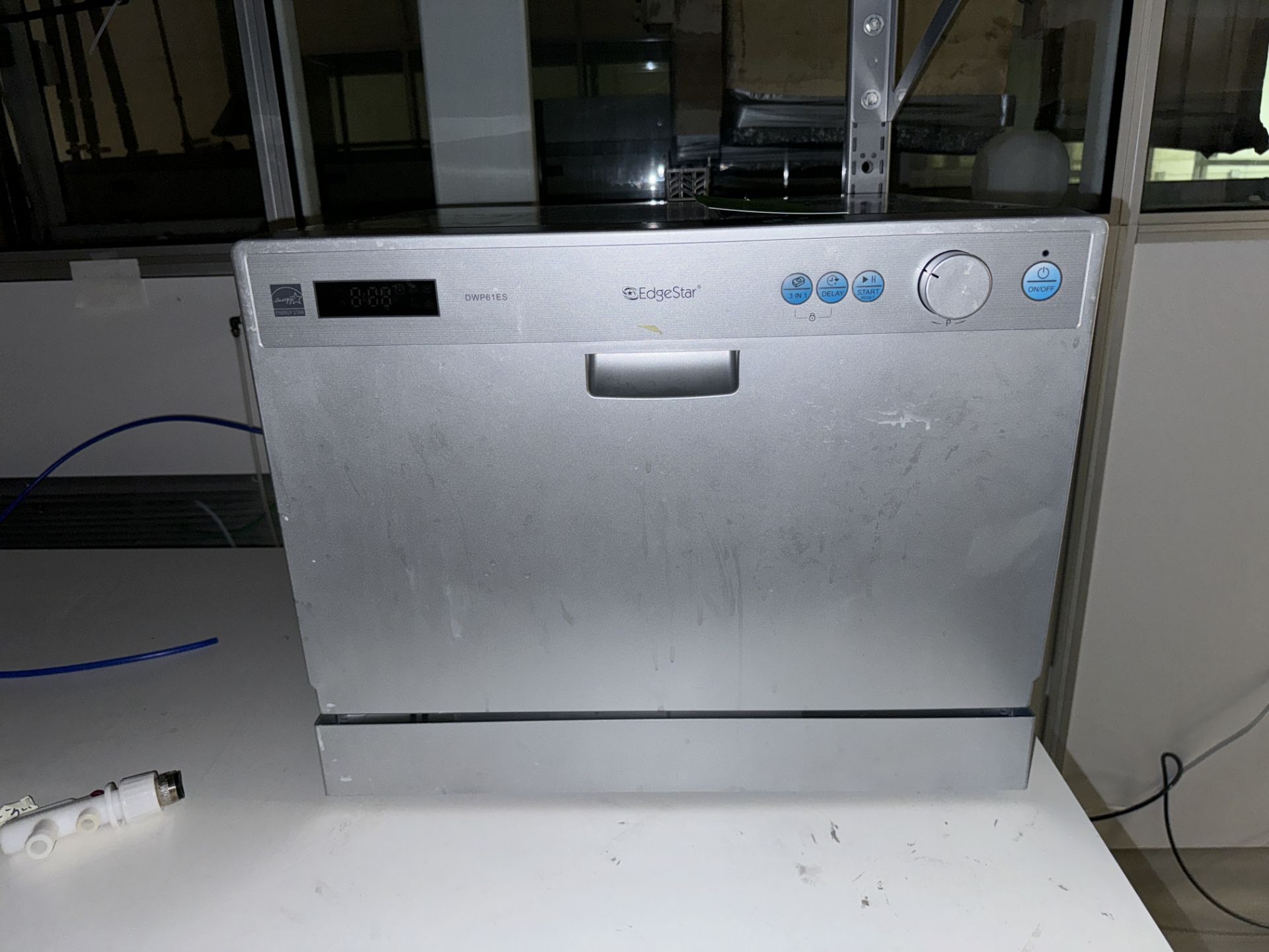 EDGESTAR DWP61ES PORTABLE COUNTERTOP DISH WASHER (ZONE B)