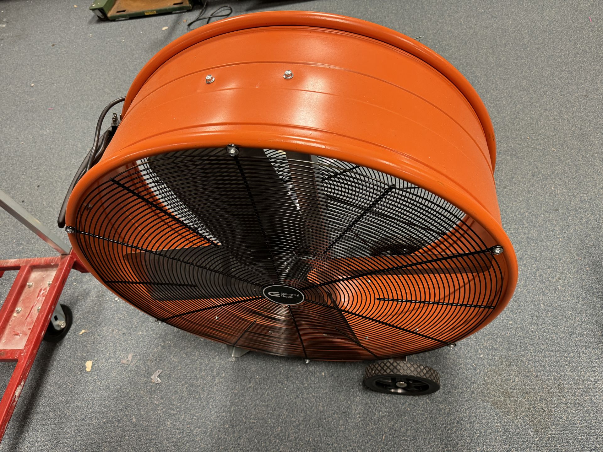 COMMERCIAL ELECTRIC 30" SHOP FAN (ZONE 5) - Image 2 of 2