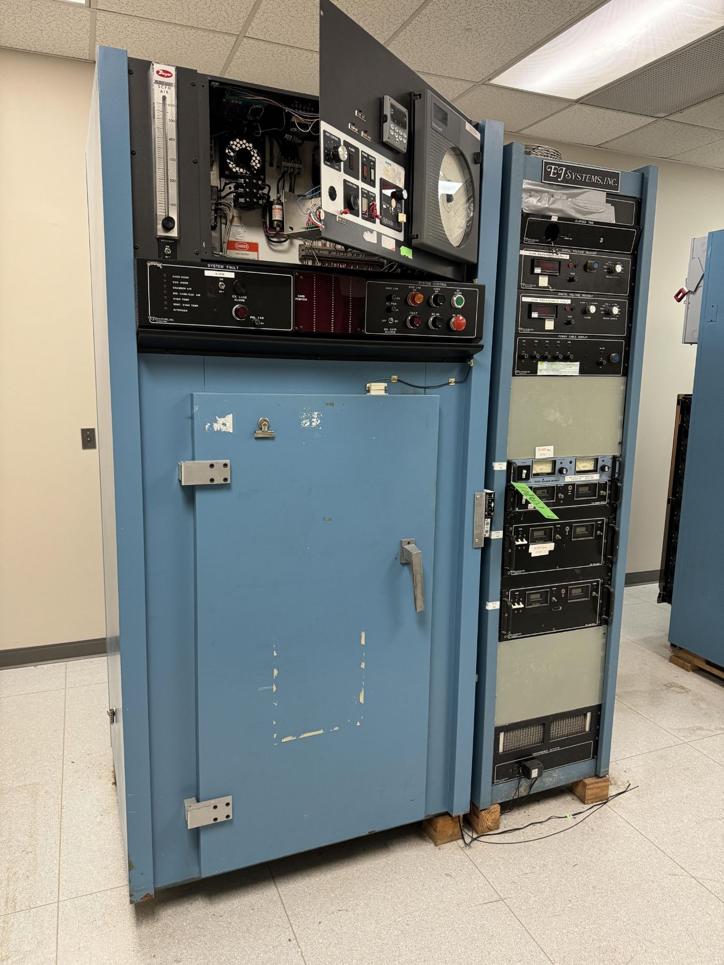 DISPATCH BURN-IN CABINET OVEN WITH EJ SYSTEMS TEST CONTROL INCLUDING ELECTRONIC MEASUREMENTS PCR