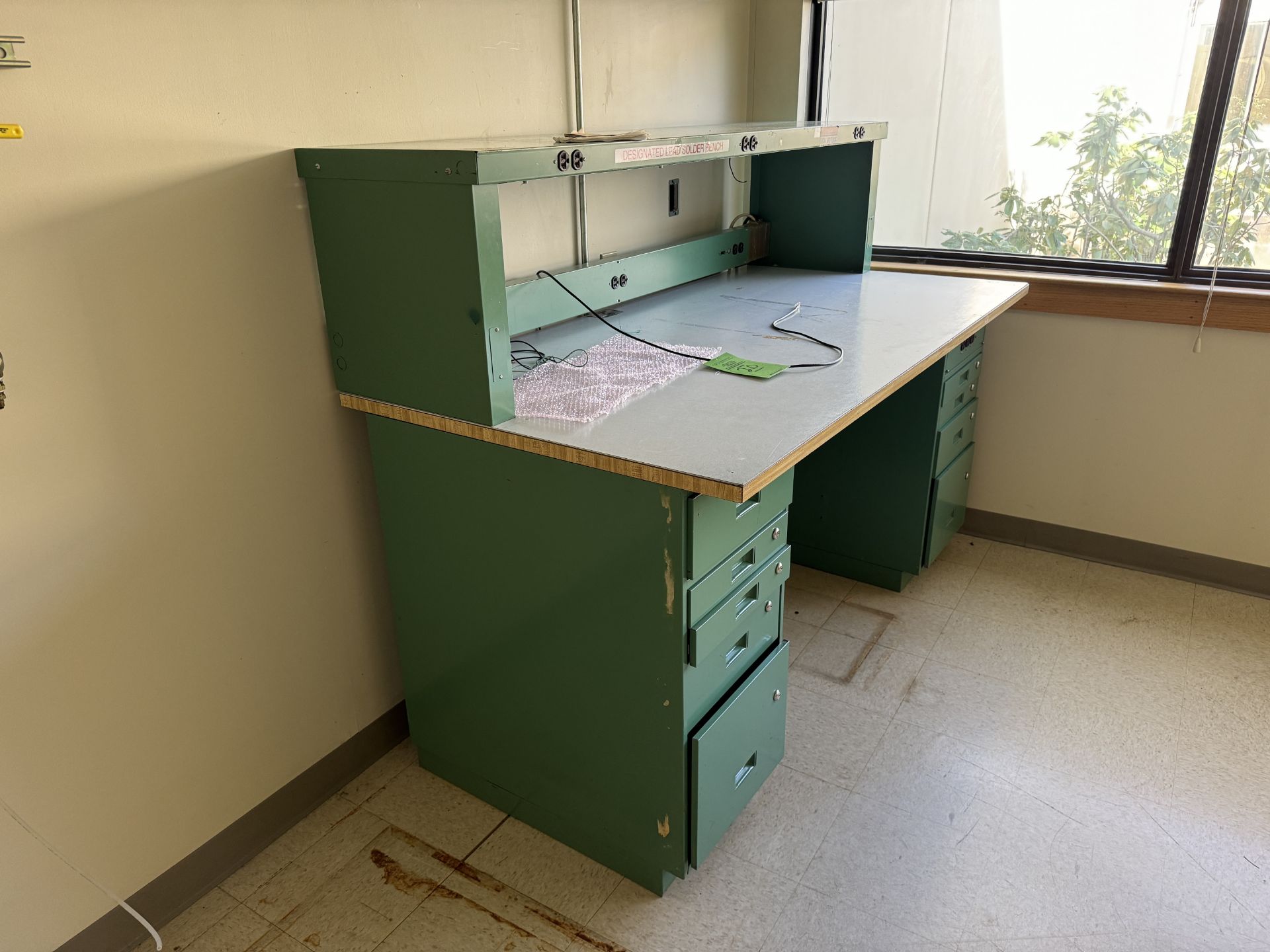 LAB WORK STATION (ZONE 2) - Image 2 of 3