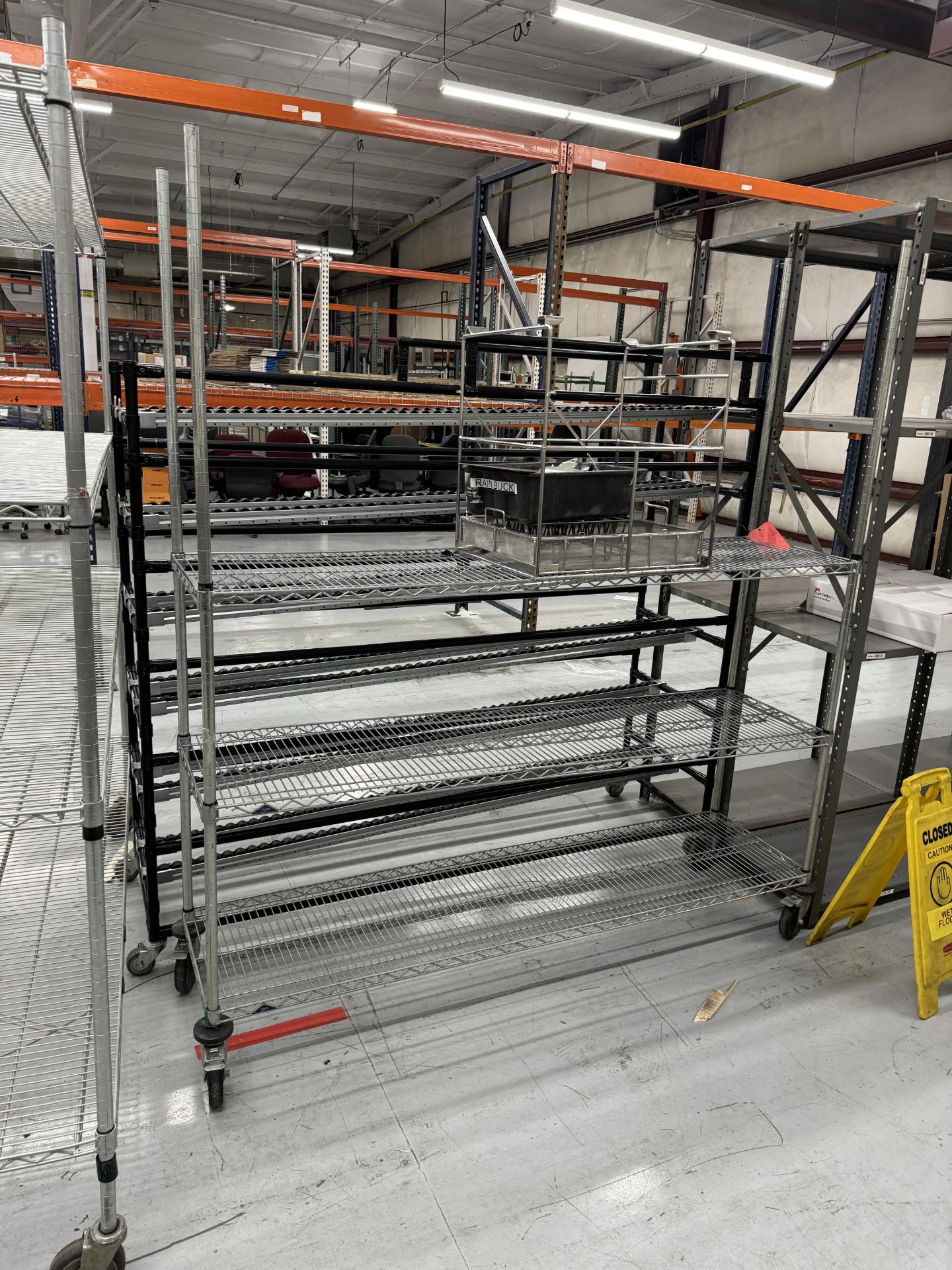 (1) GRAVITY FEED CART; (1) WIRE CART ON CASTERS - Image 2 of 2