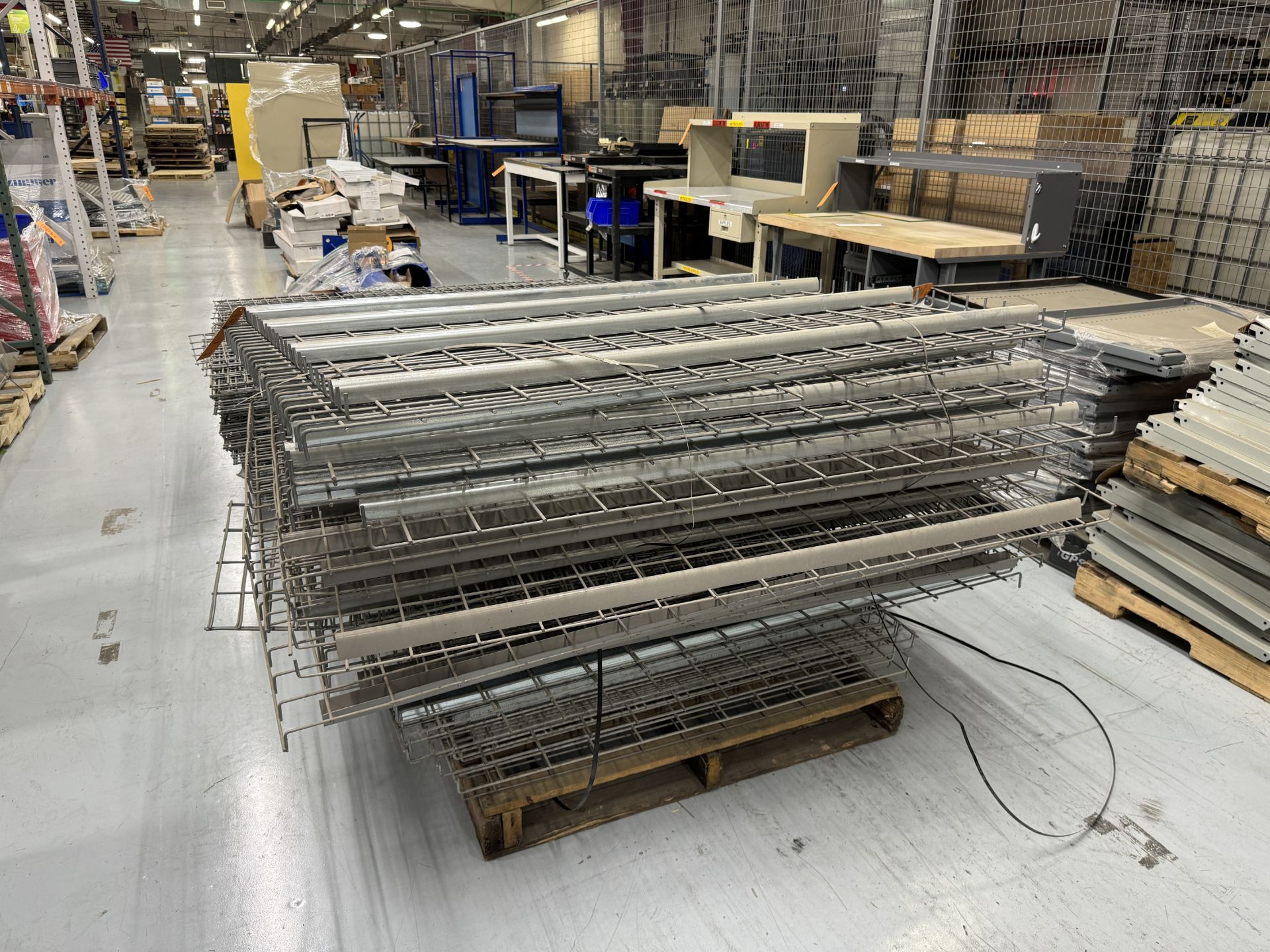 PALLET OF WIRE PALLET RACKING DECK: 56"X48"