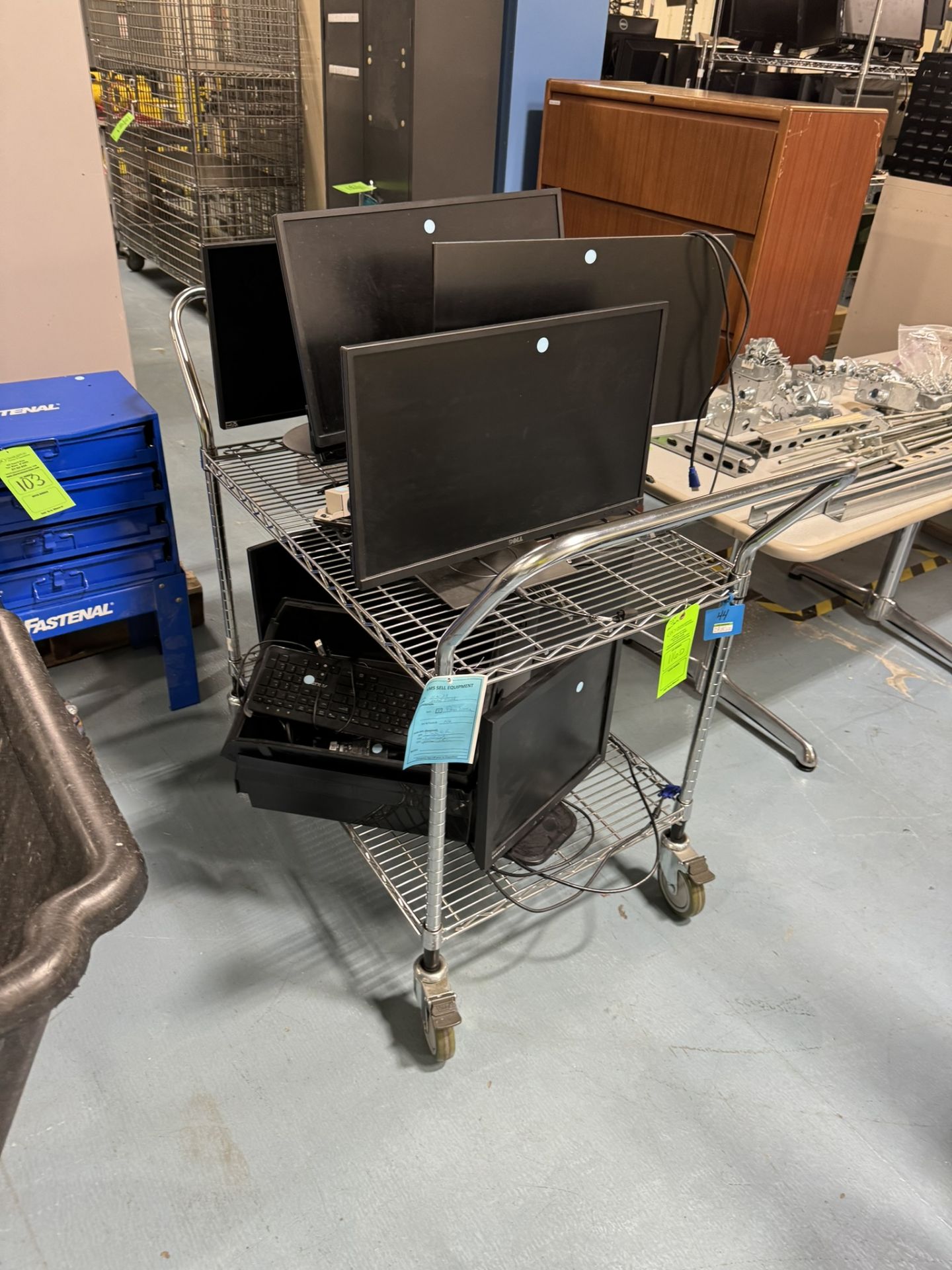 ROLLAROUND METRO CART WITH DELL MONITORS
