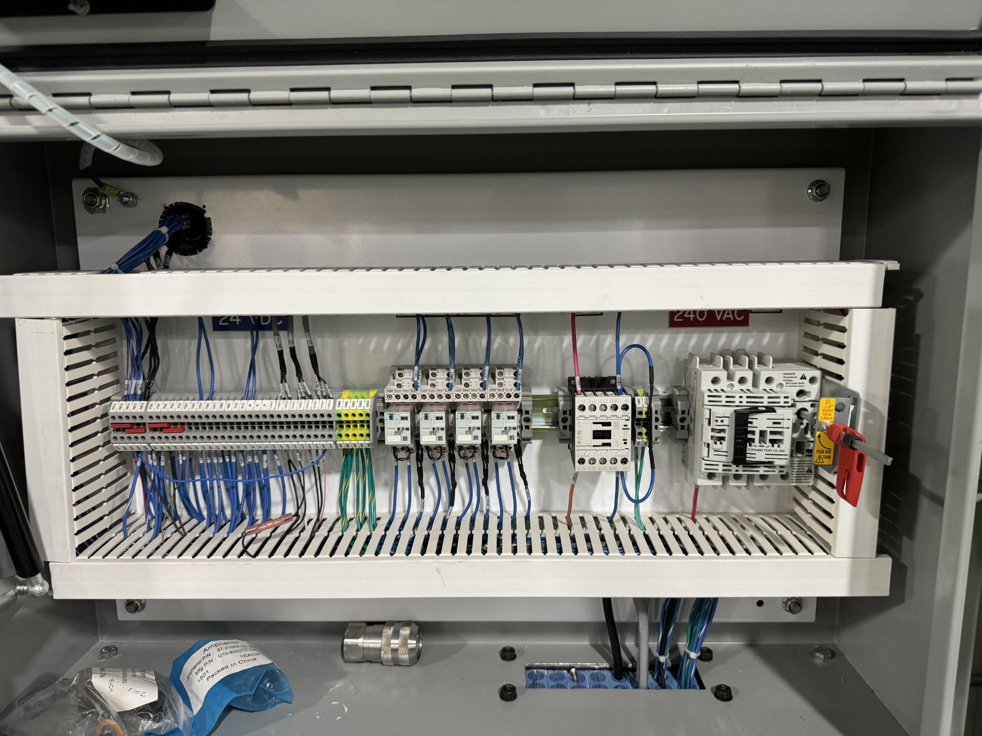 WATER COOLING CONTROL BOX WITH COMPONENTS - Image 2 of 4