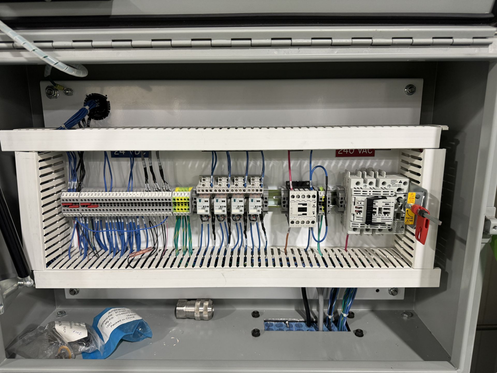 WATER COOLING CONTROL BOX WITH COMPONENTS - Image 2 of 4