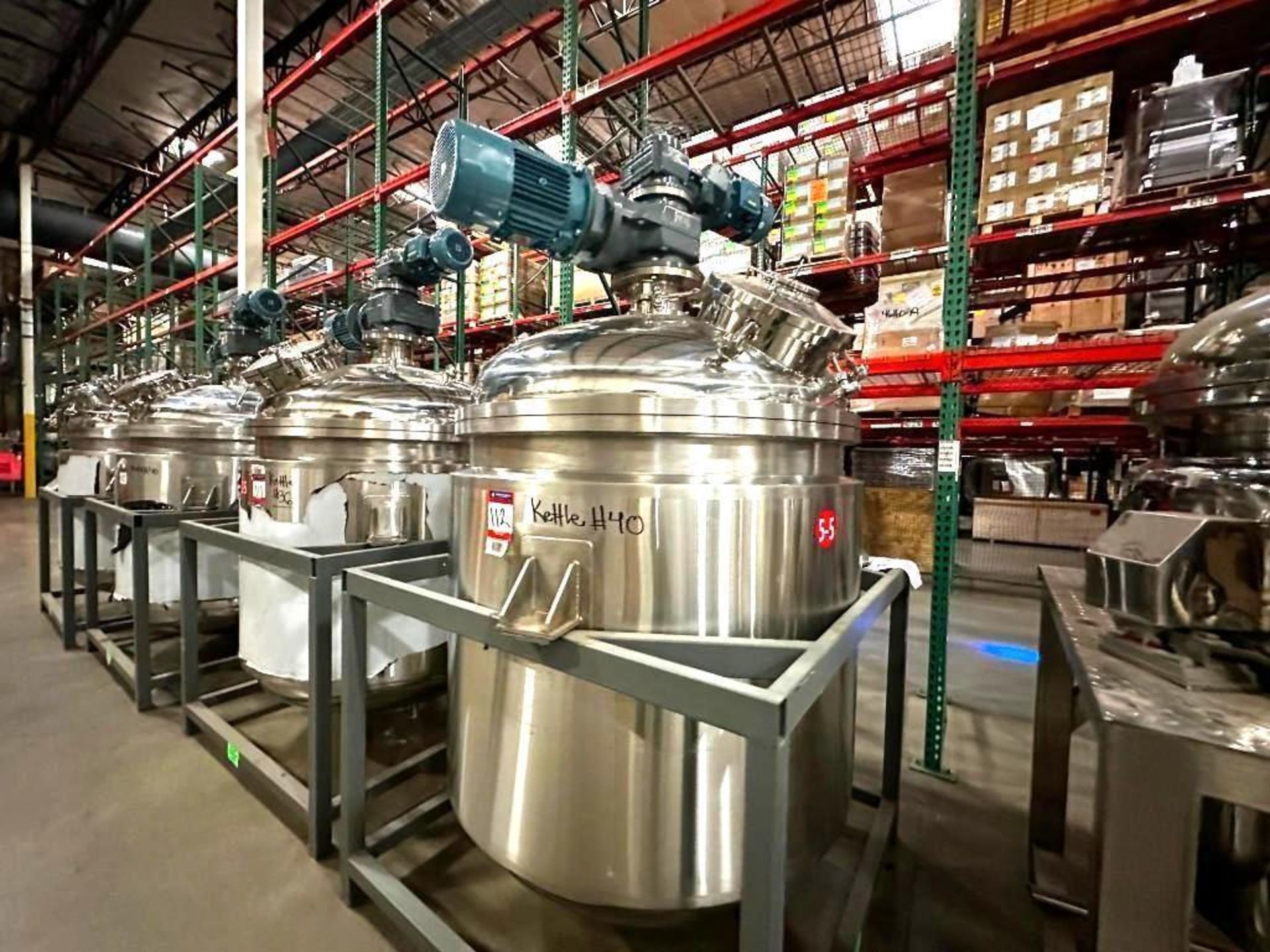 NEW - 1500 Liter SS Fully Jacketed Vacuum Dual Motion Mixing Kettle - Image 5 of 8