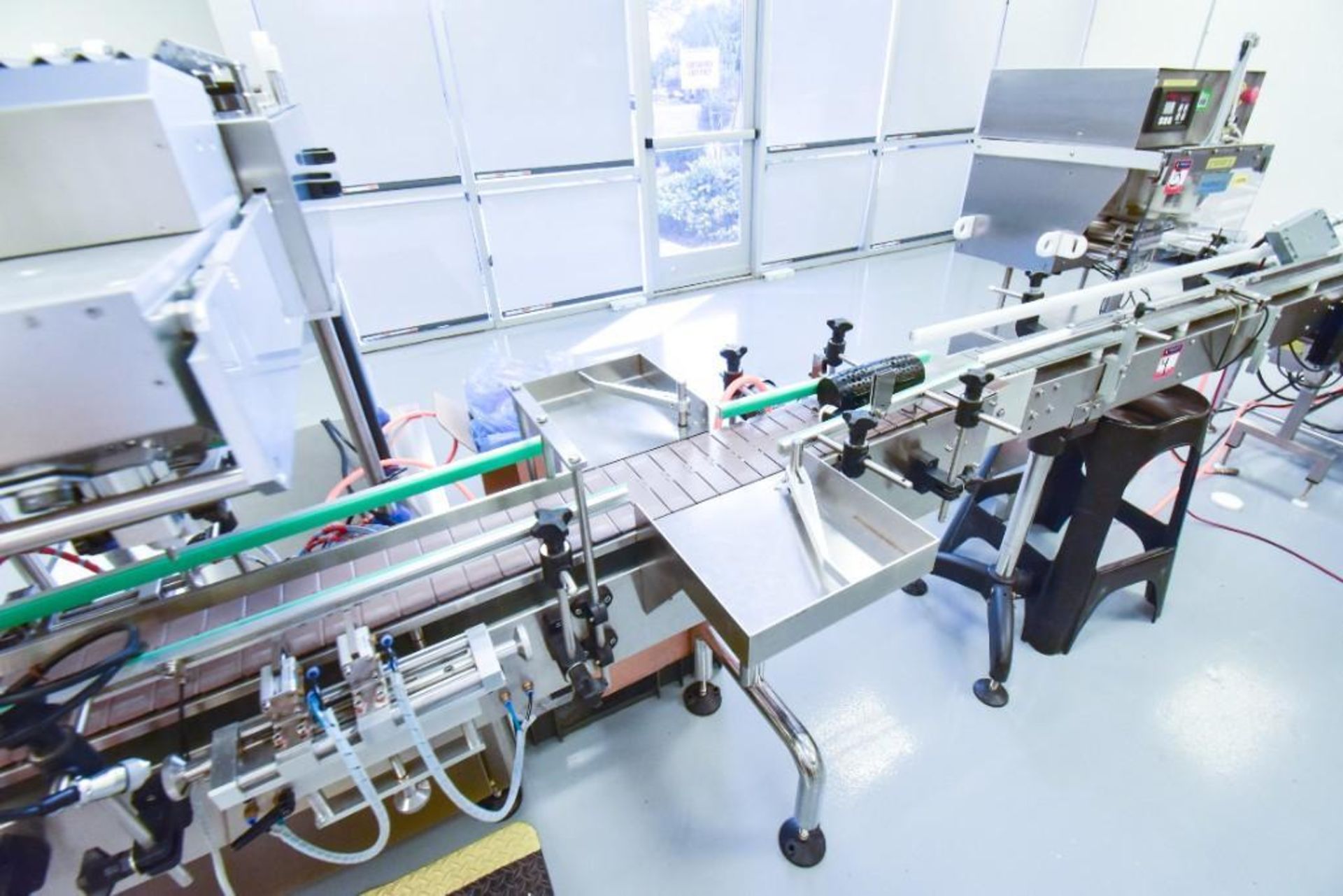 Conveyor w/ pneumatic system for capsule/tablet counting system - Image 3 of 3