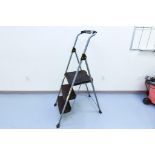 3 Step Standing Ladder