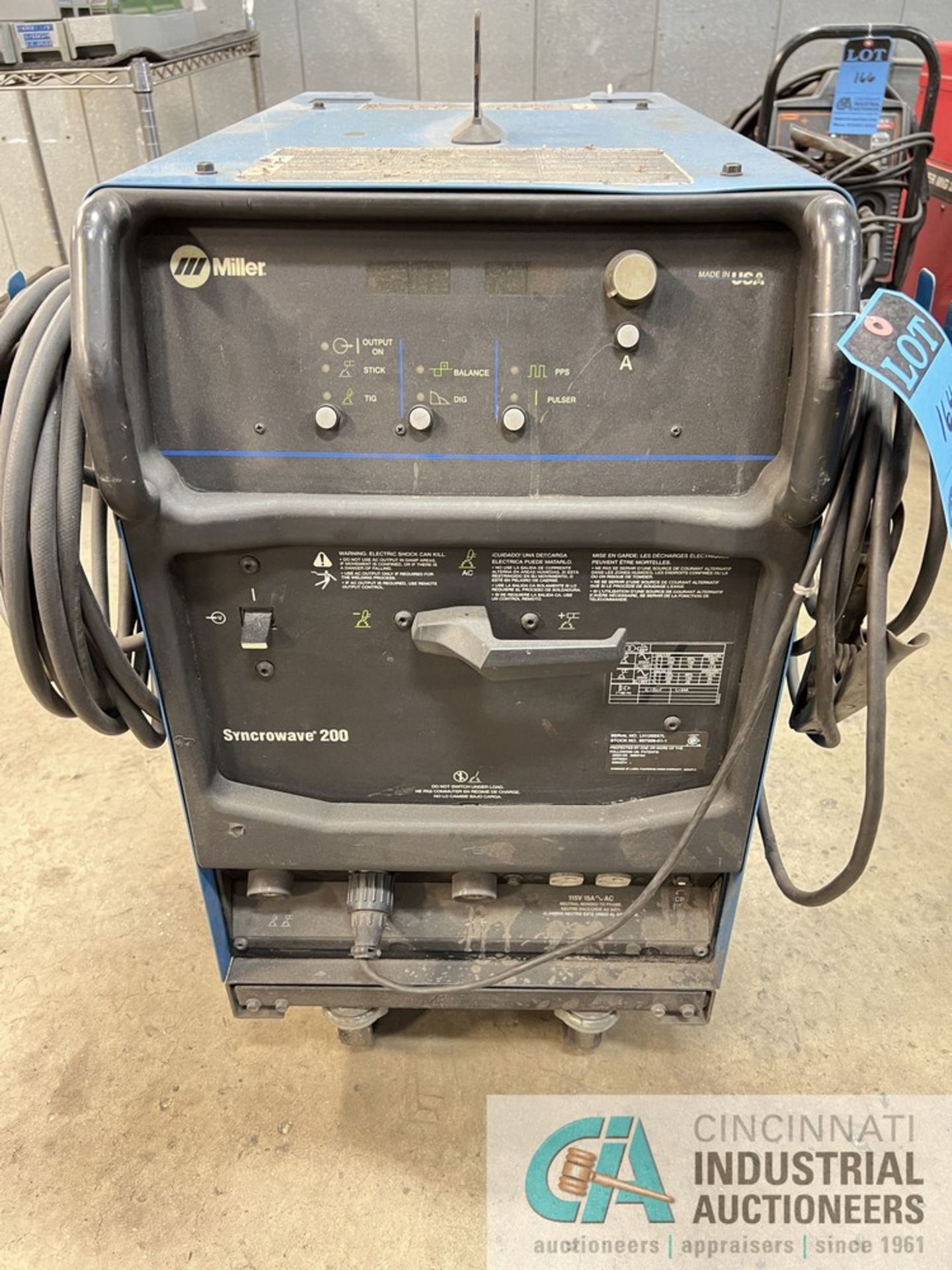 200 AMP MILLER SYNCROWAVE 200 WELDER; S/N LH120257L - Bild 5 aus 6