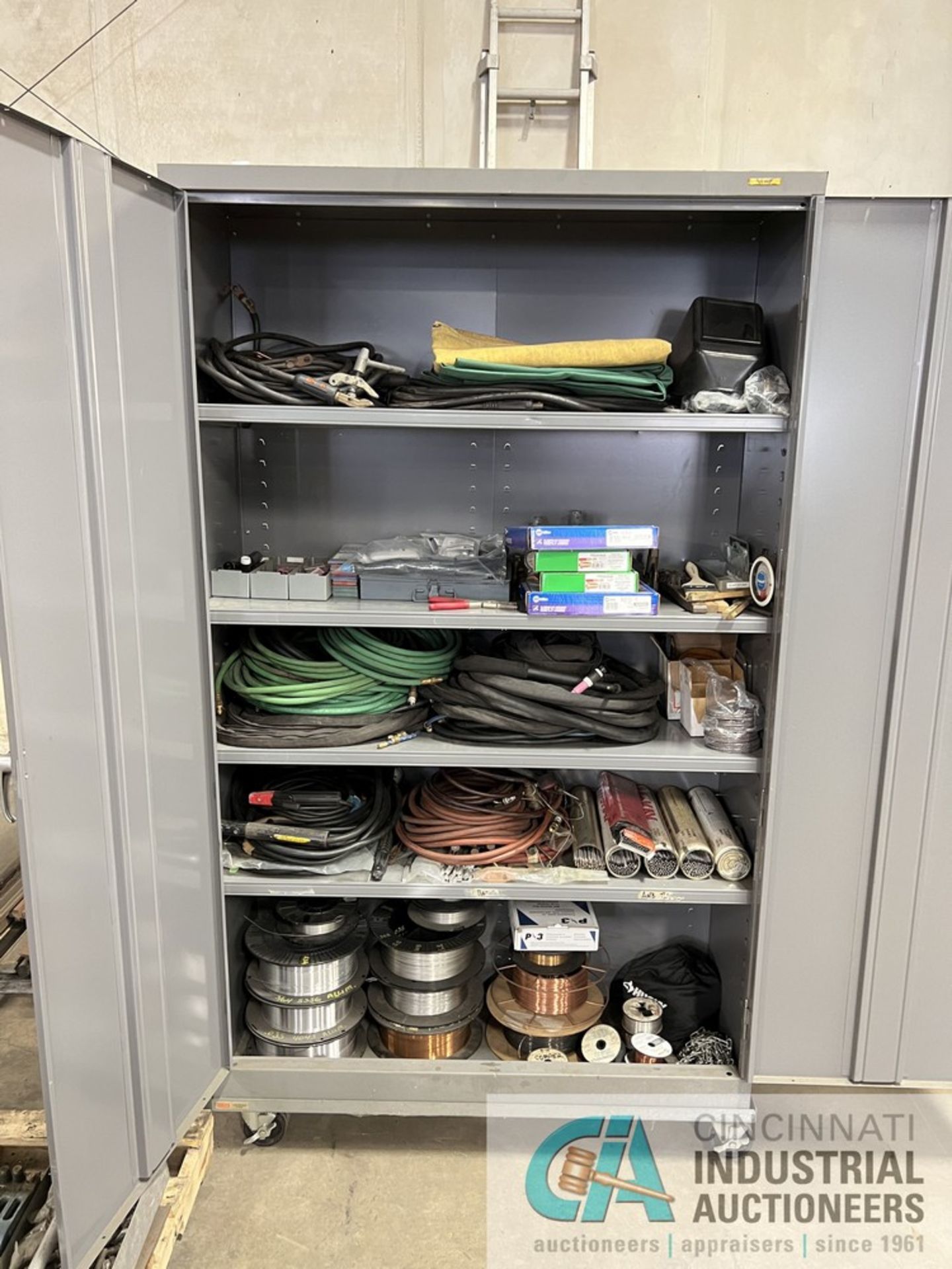 (LOT) WELDING SUPPLIES INCLUDING WIRE, HOSE, RODS